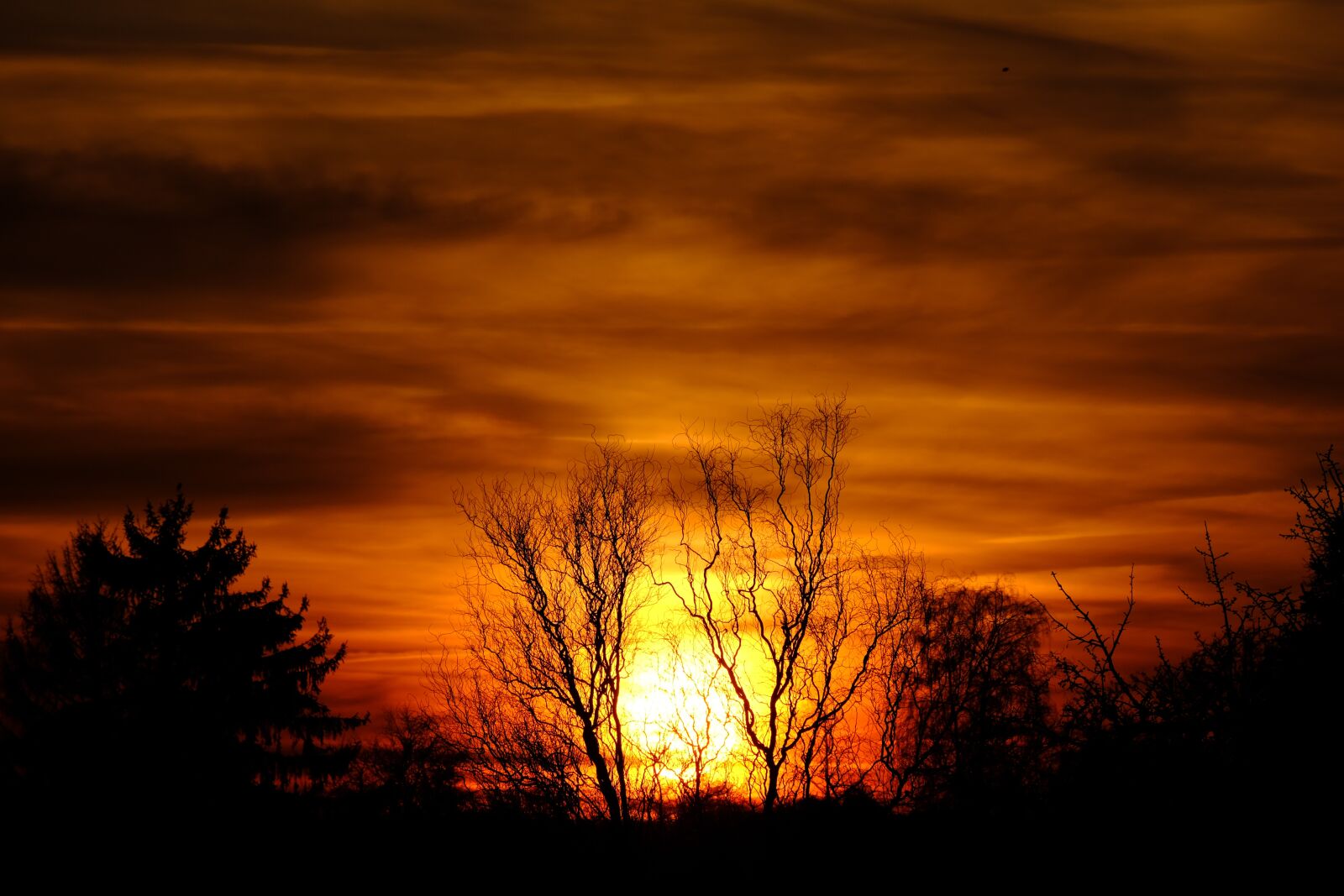 Fujifilm XF 55-200mm F3.5-4.8 R LM OIS sample photo. Sunset, sun, sky photography
