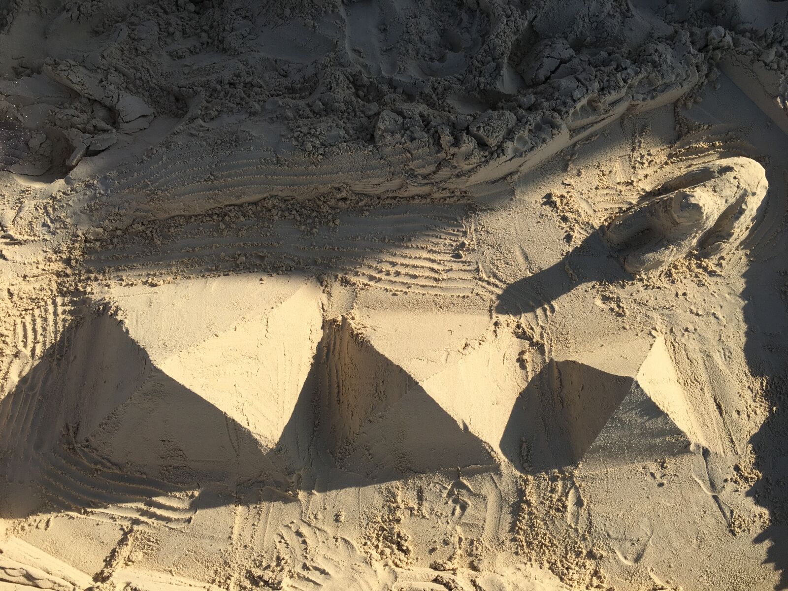 iPhone 6s back camera 4.15mm f/2.2 sample photo. Pyramids, beach, sea photography