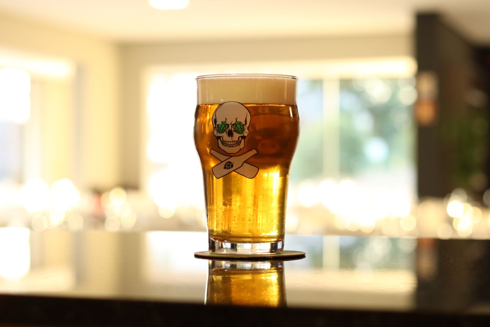 Canon EOS 750D (EOS Rebel T6i / EOS Kiss X8i) + Canon EF 50mm F1.8 STM sample photo. Beer, glass, alcohol photography