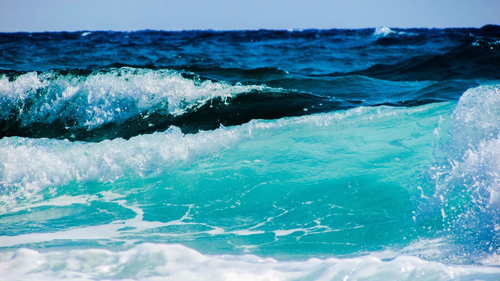 Canon PowerShot SX400 IS sample photo. Wave, smashing, sea photography