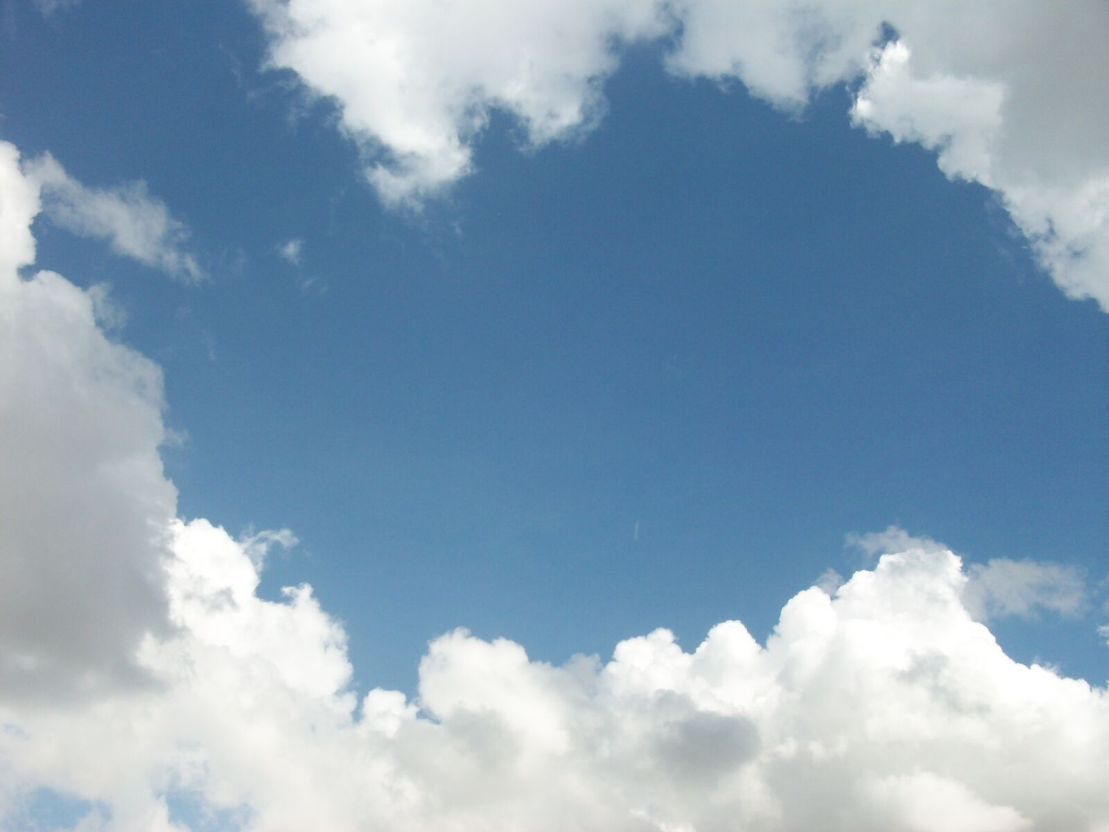 Kodak EASYSHARE M863 DIGITAL CAMERA sample photo. Blue, white, sky photography