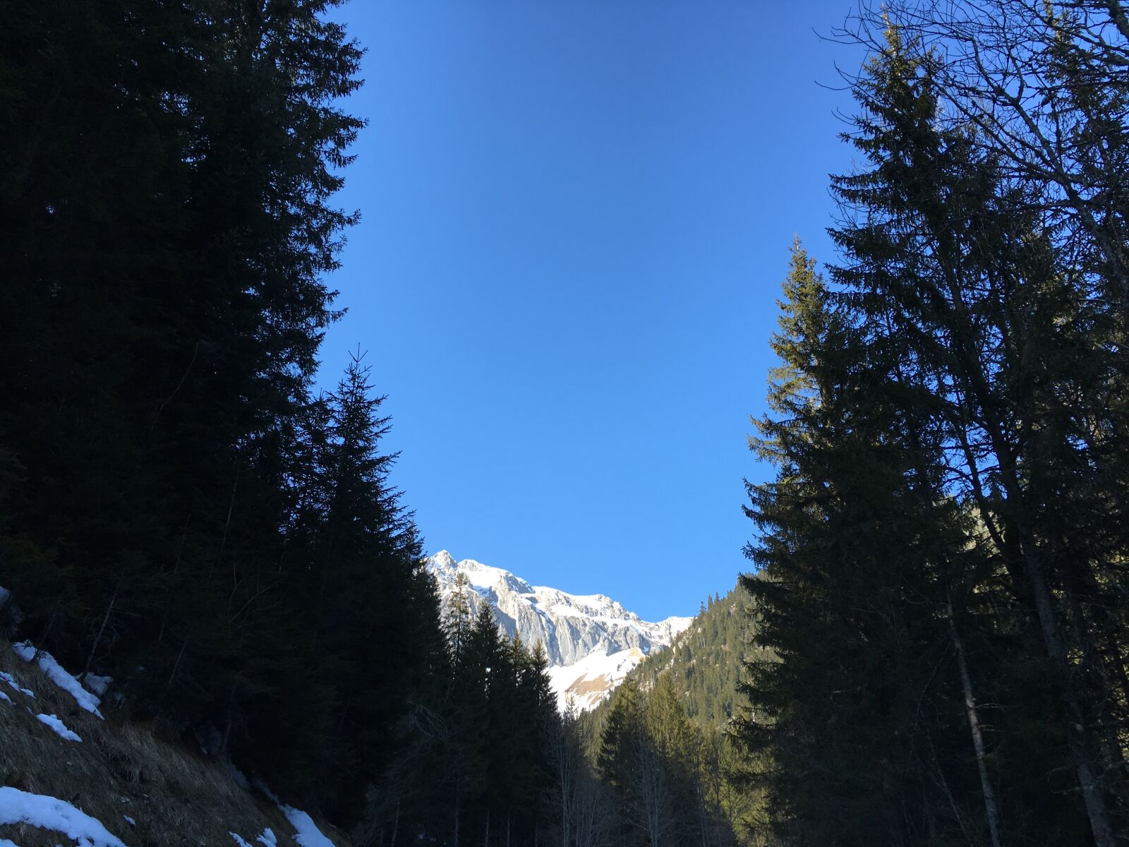 Apple iPhone 6s sample photo. Mountain, sky, blue photography