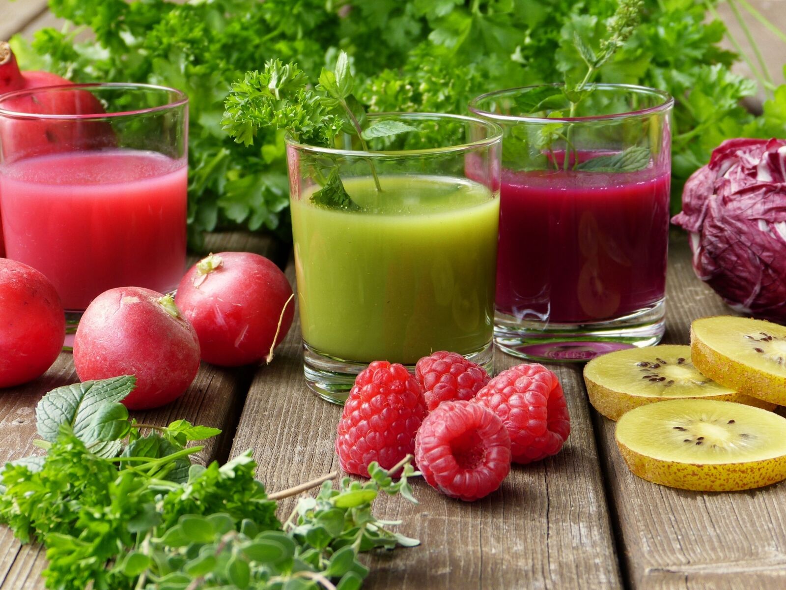 Panasonic Lumix DMC-FZ150 sample photo. Herbs, smoothies, juice photography