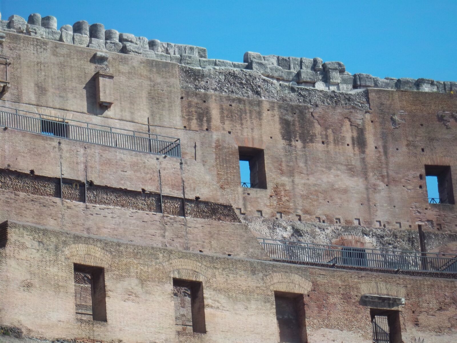 Kodak EasyShare M550 sample photo. Colosseum, rome, italy photography