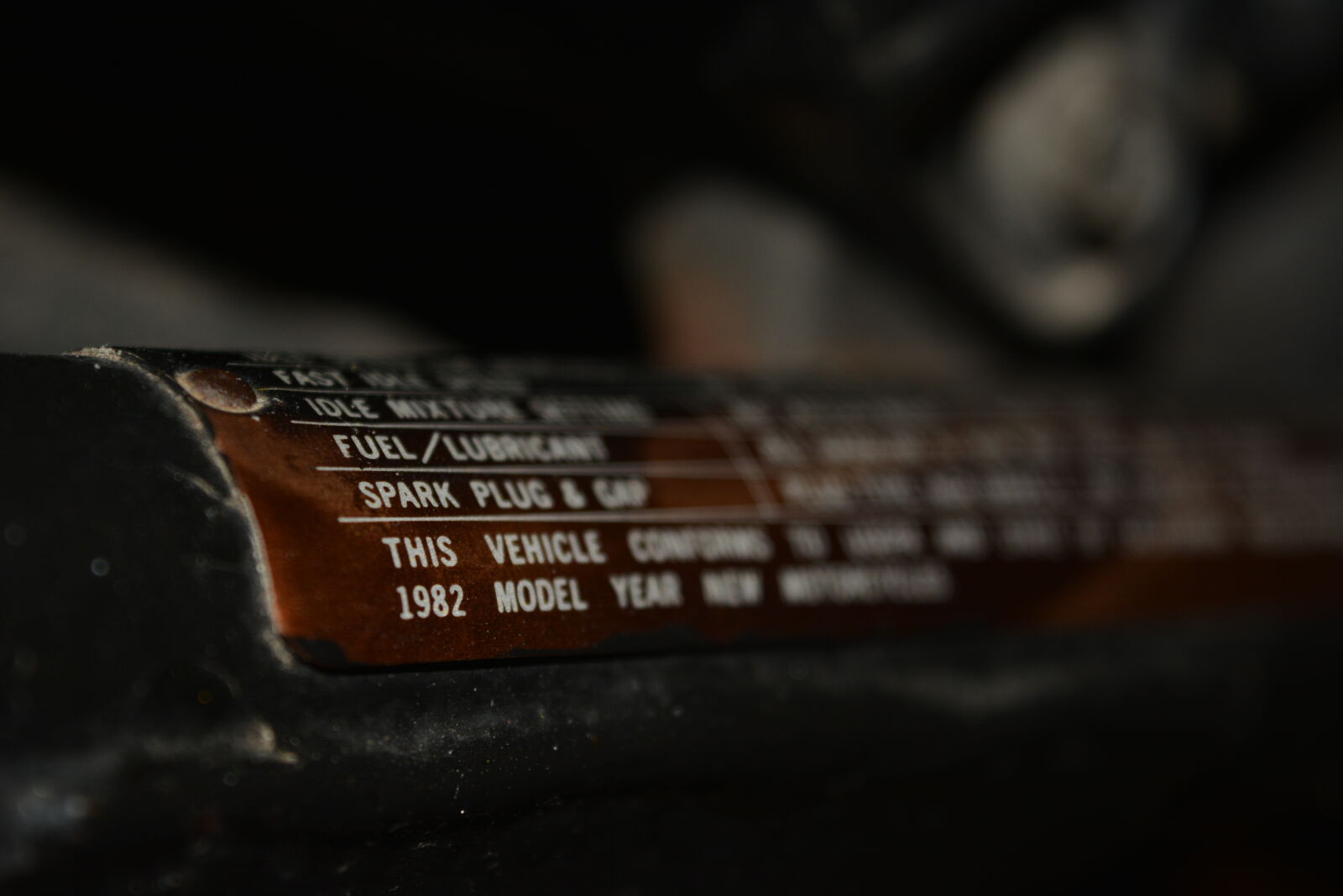 Nikon D5200 sample photo. Cx500, honda, instructions, label photography