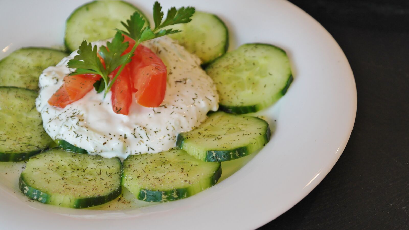Samsung NX20 sample photo. Salad, cucumbers, tsatsiki photography