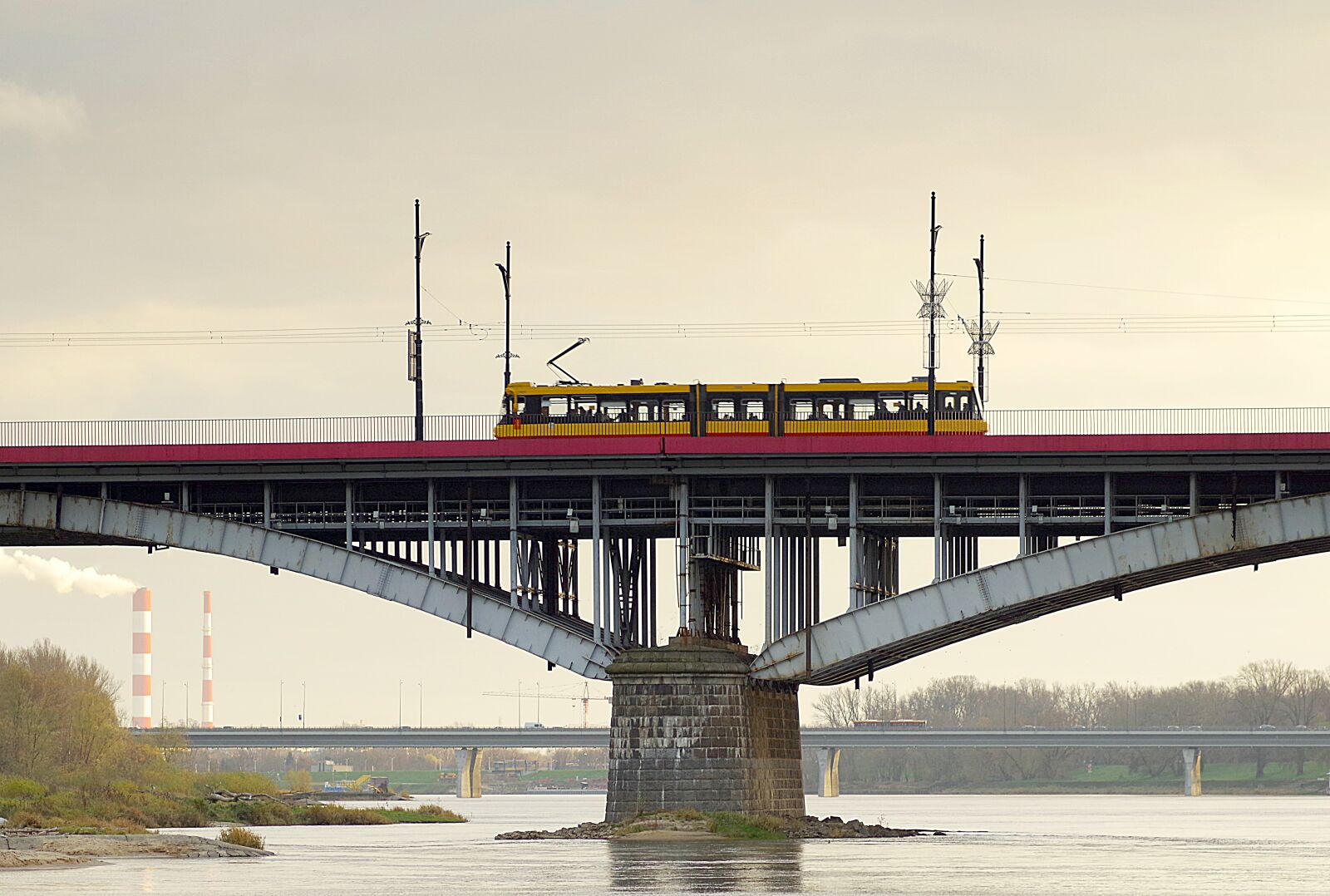 Pentax K-S2 sample photo. Tram, bridge, transport photography