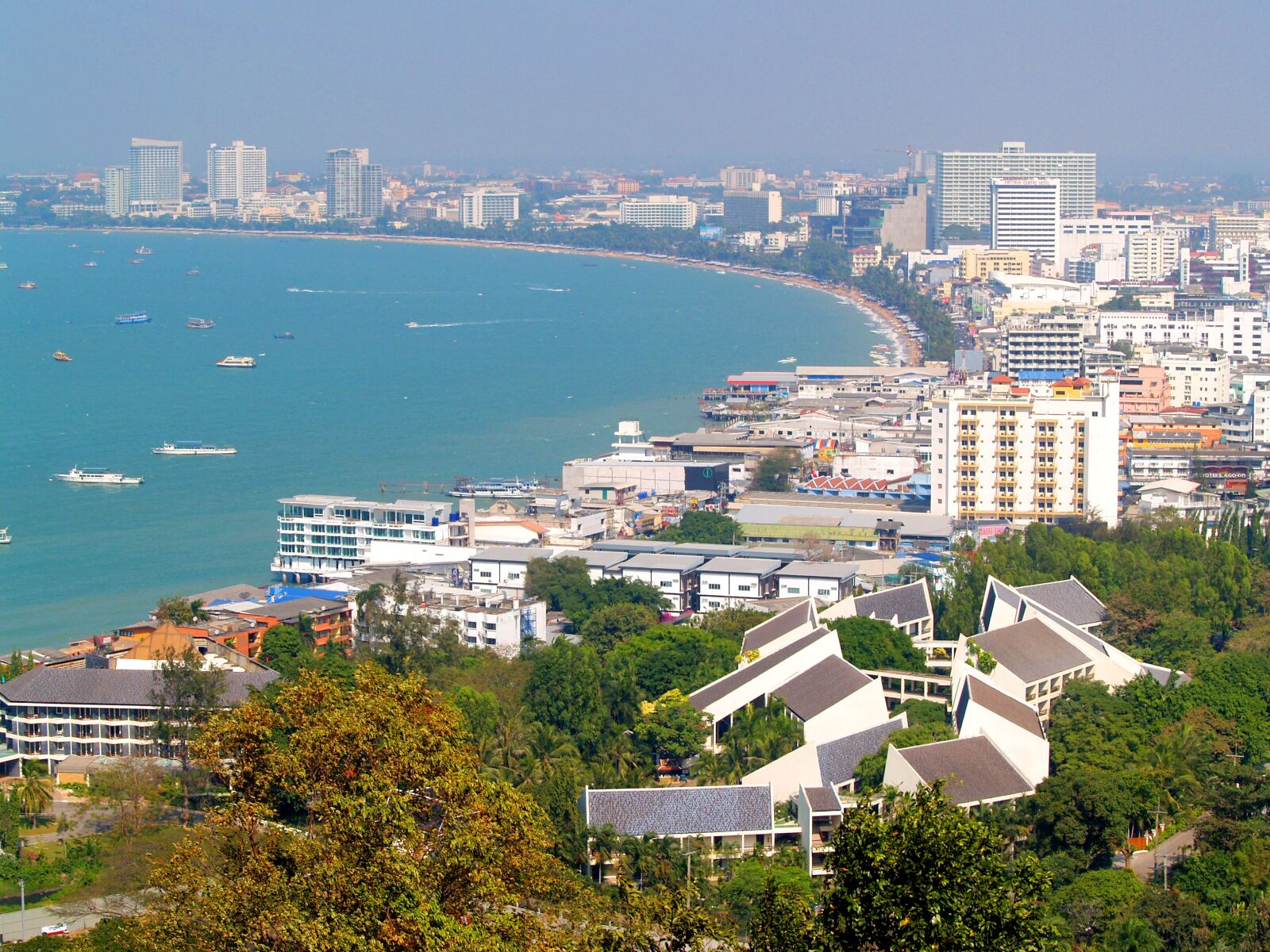 Olympus E-300 (EVOLT E-300) sample photo. Pattaya, thailand, beach photography