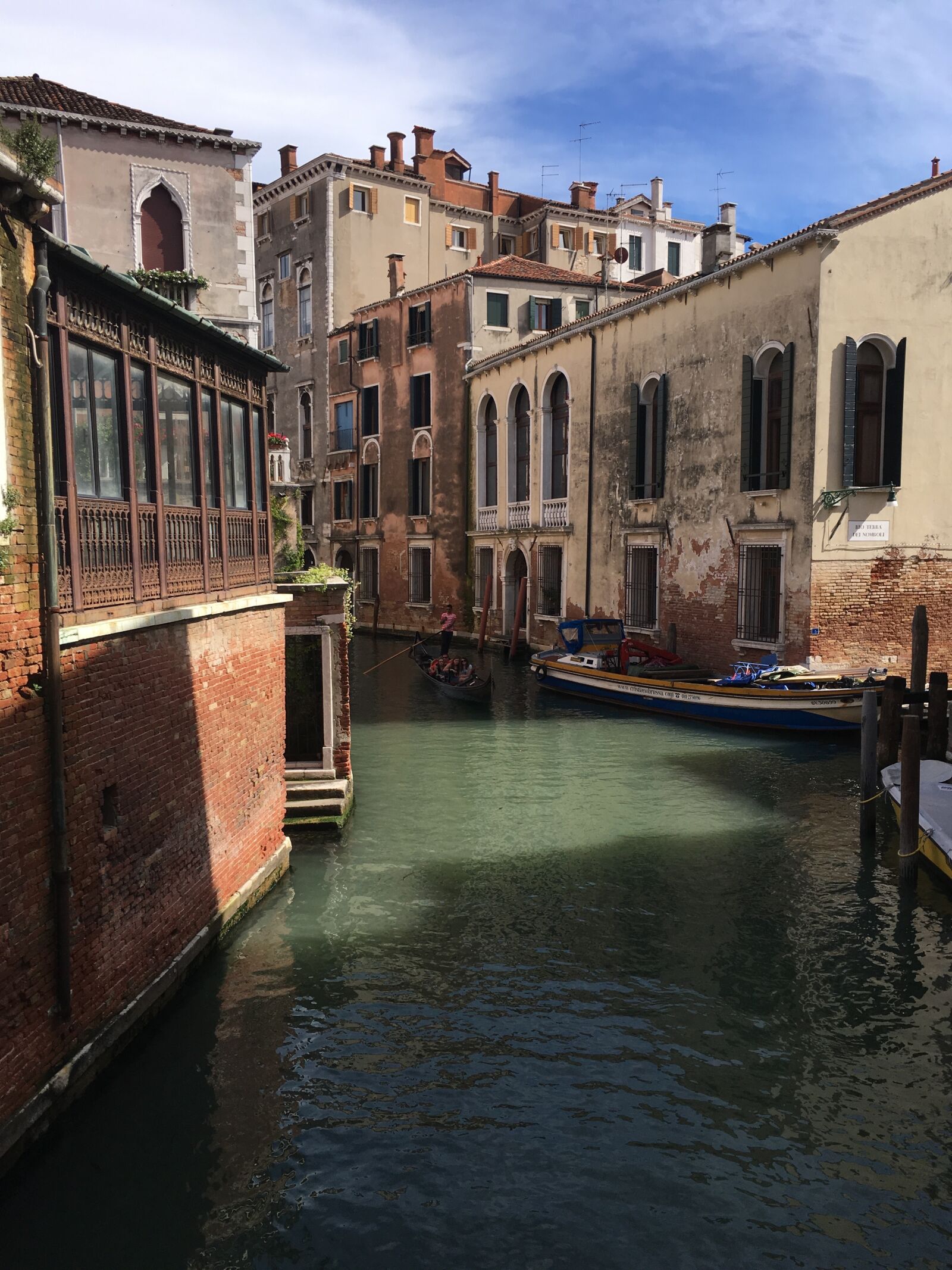 iPhone SE back camera 4.15mm f/2.2 sample photo. Venice, landscape, architecture photography