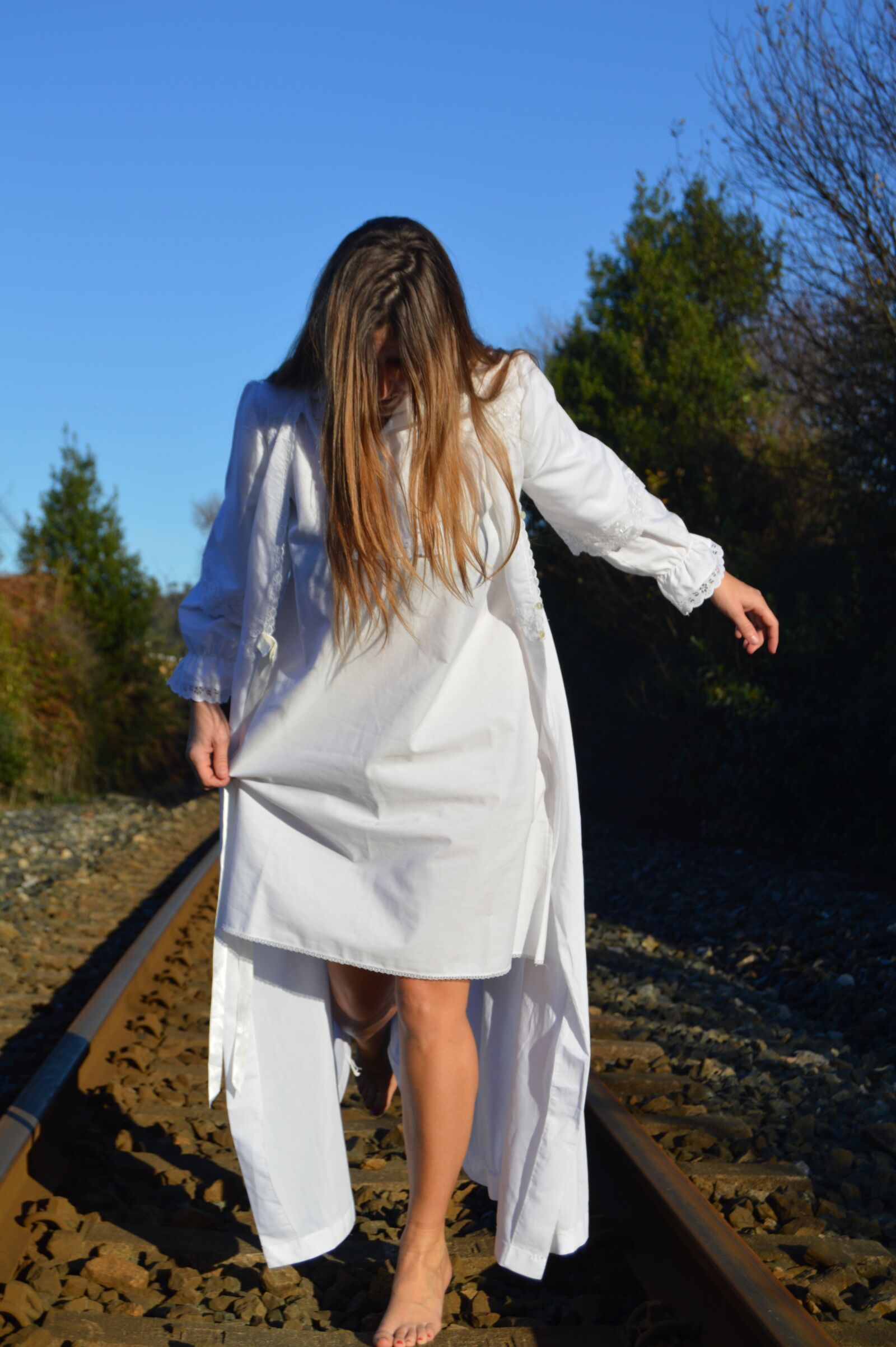 Nikon D3200 sample photo. Train, via, women photography