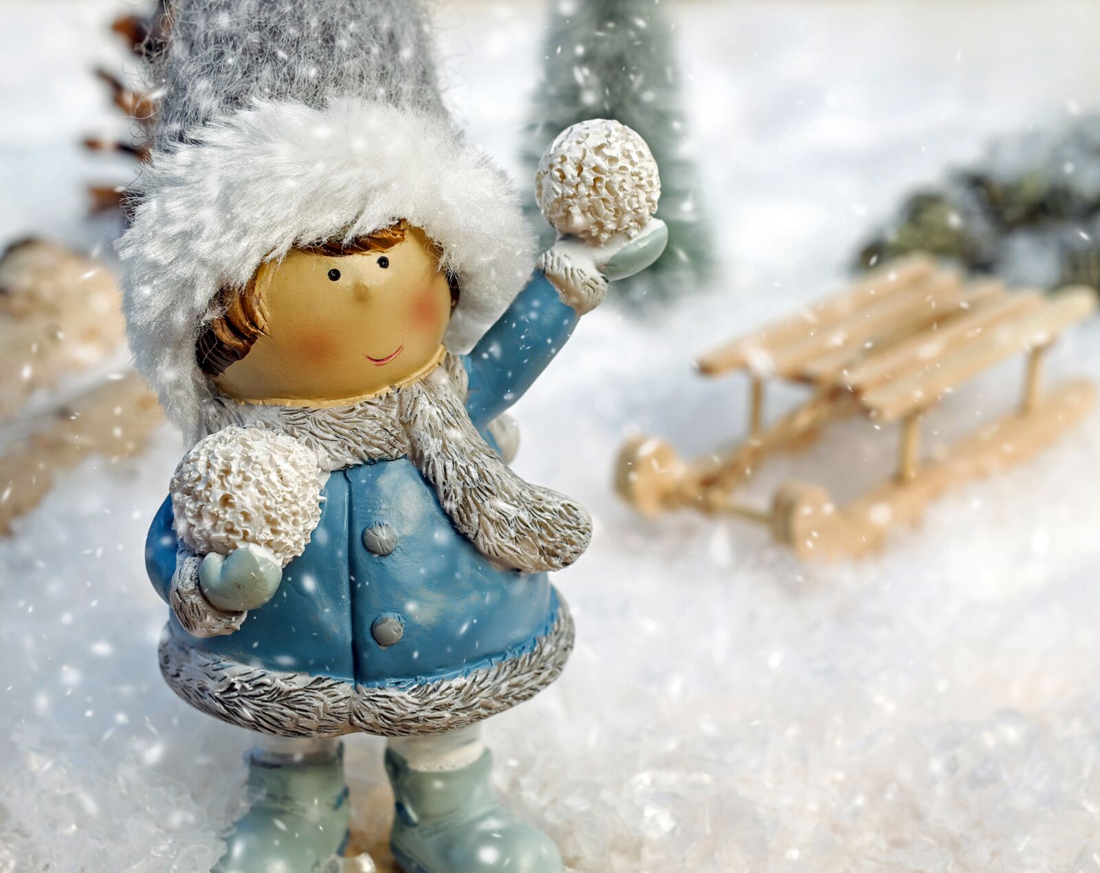 Fujifilm X-T10 + Fujifilm XF 35mm F1.4 R sample photo. Girl, figure, snow ball photography