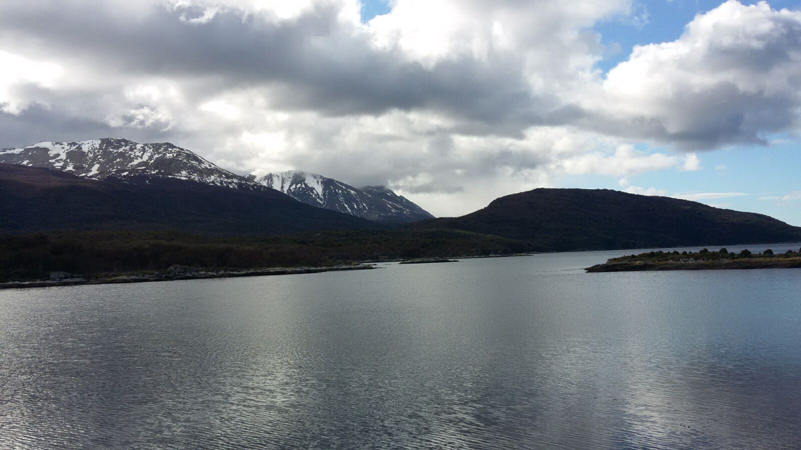 Samsung Galaxy S5 Mini sample photo. Lake, mountains photography