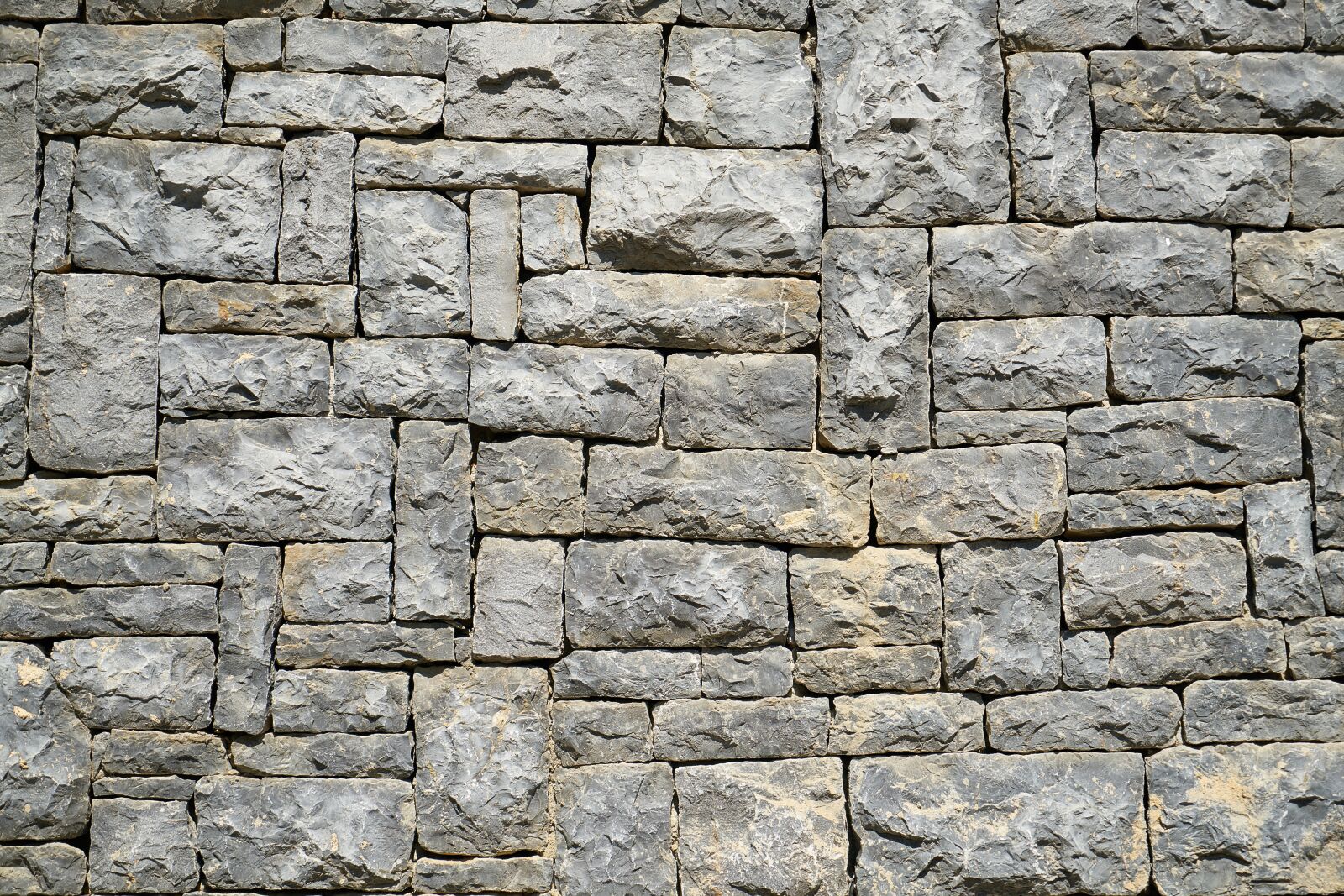 Sony a7R II + Sony Vario Tessar T* FE 24-70mm F4 ZA OSS sample photo. Stone, wall, brick photography