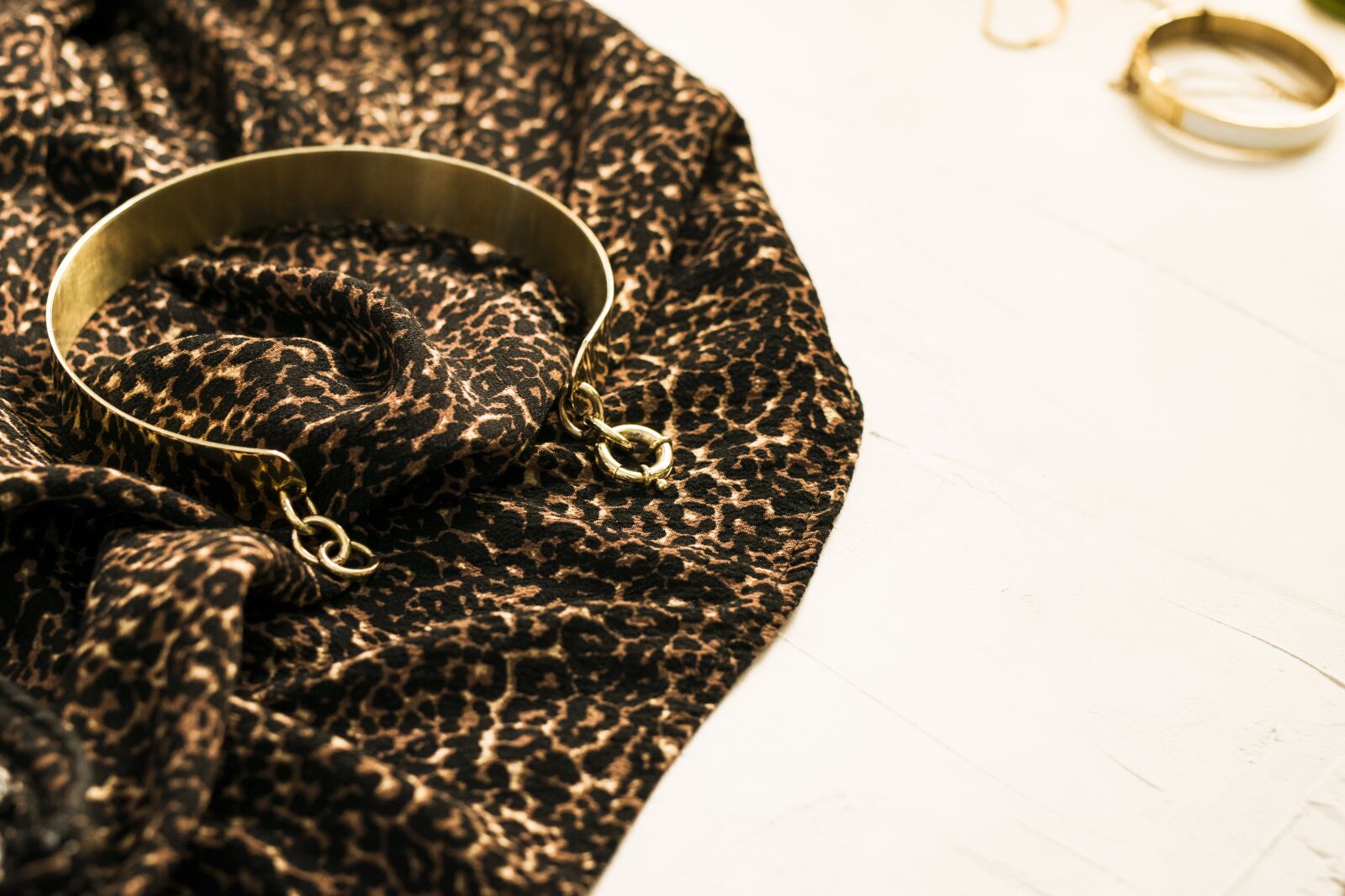 Nikon D5300 sample photo. Jewellery, gold, luxury photography