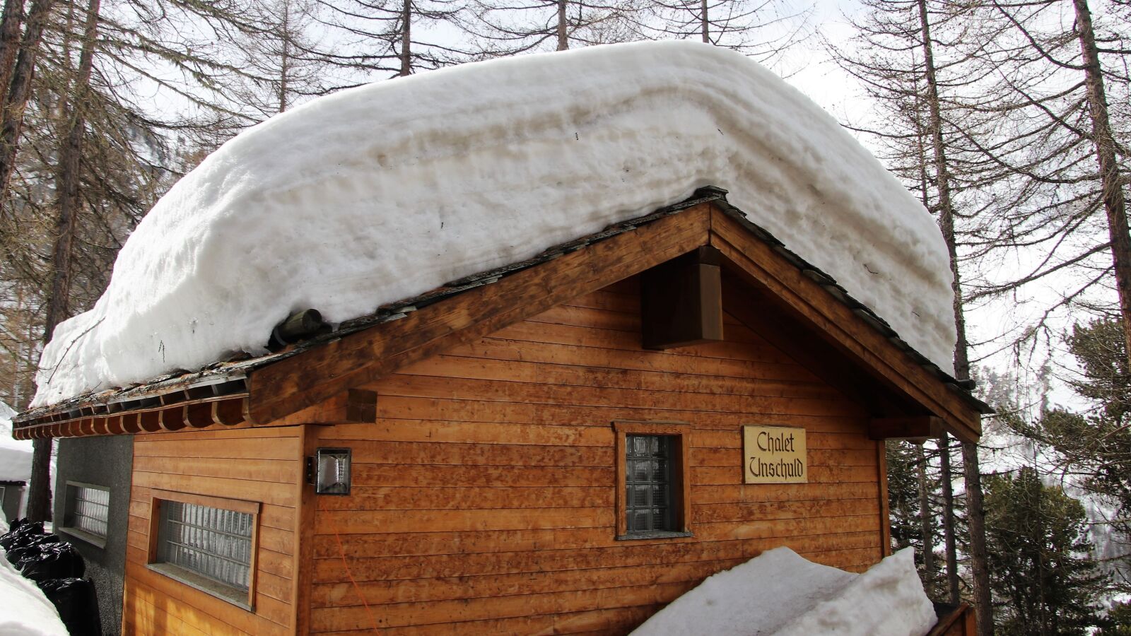 Canon EOS 80D sample photo. Snow, house, winter photography