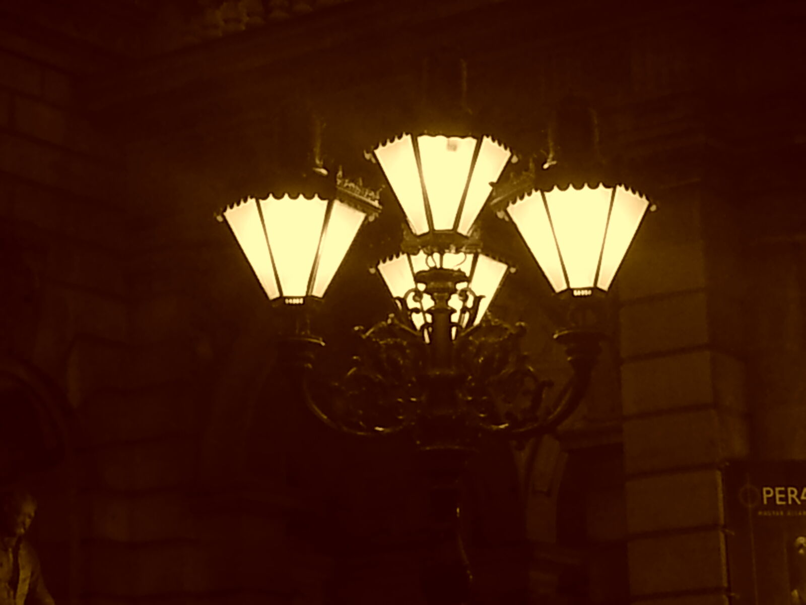 Samsung Galaxy S3 sample photo. Budapest, city, lantern photography