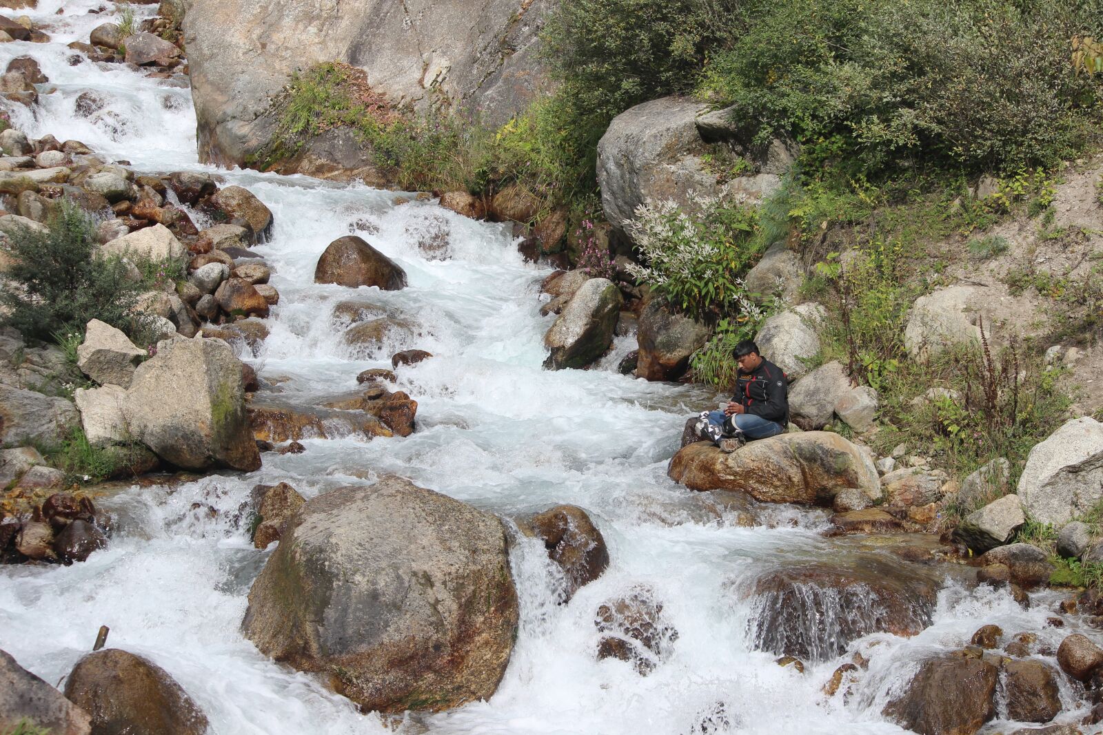 Canon EOS 600D (Rebel EOS T3i / EOS Kiss X5) sample photo. Water, stream, nature photography