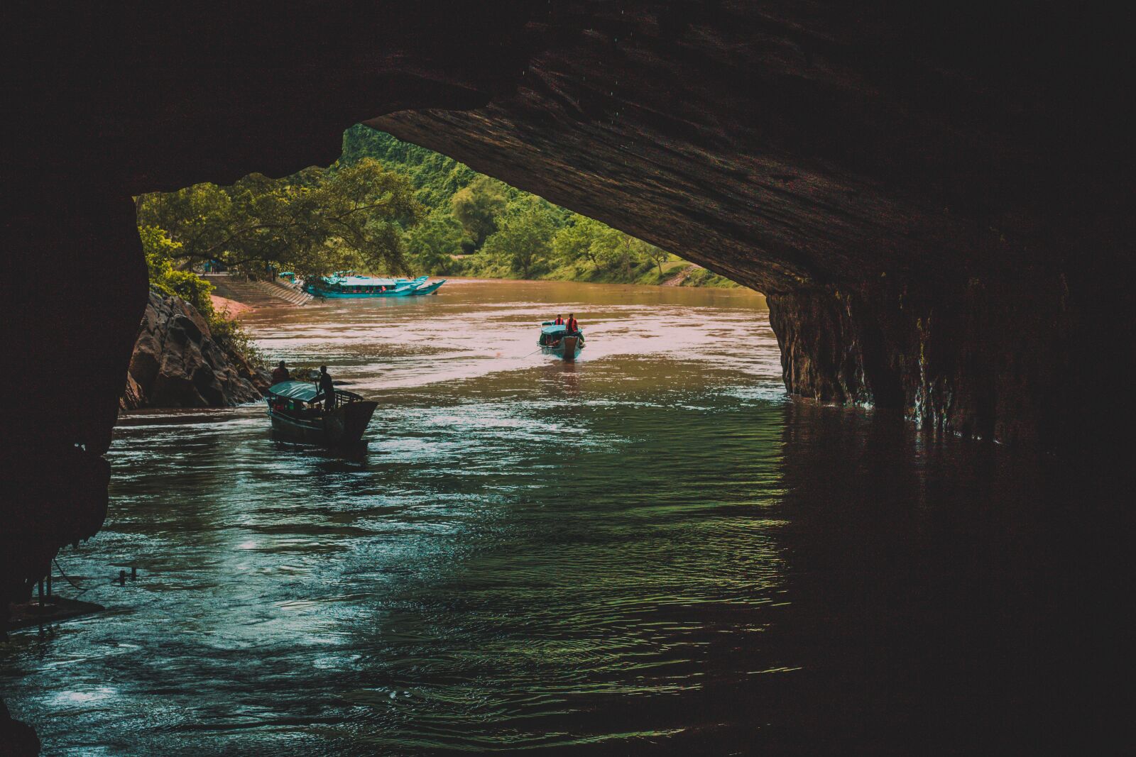 Canon EOS 750D (EOS Rebel T6i / EOS Kiss X8i) sample photo. Cave, river, nature photography