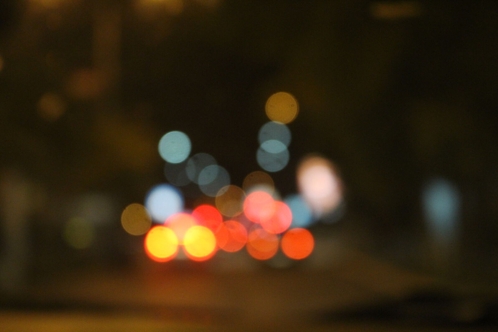 Canon EOS 700D (EOS Rebel T5i / EOS Kiss X7i) sample photo. Cars, lights, night, street photography