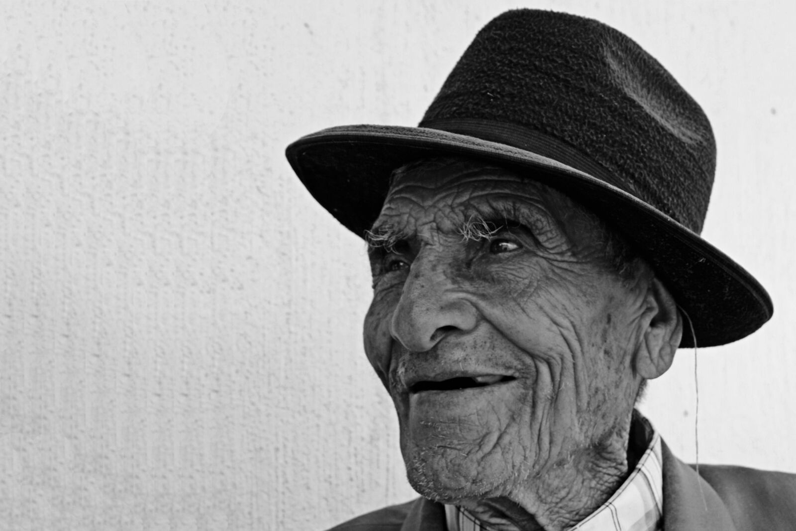 Canon EOS 1000D (EOS Digital Rebel XS / EOS Kiss F) sample photo. Mr, elder, a hundred photography