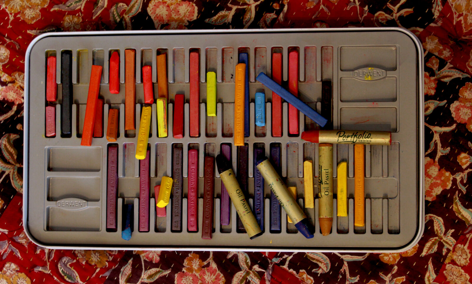 Canon EOS 1200D (EOS Rebel T5 / EOS Kiss X70 / EOS Hi) sample photo. Art, colors, colours, mess photography