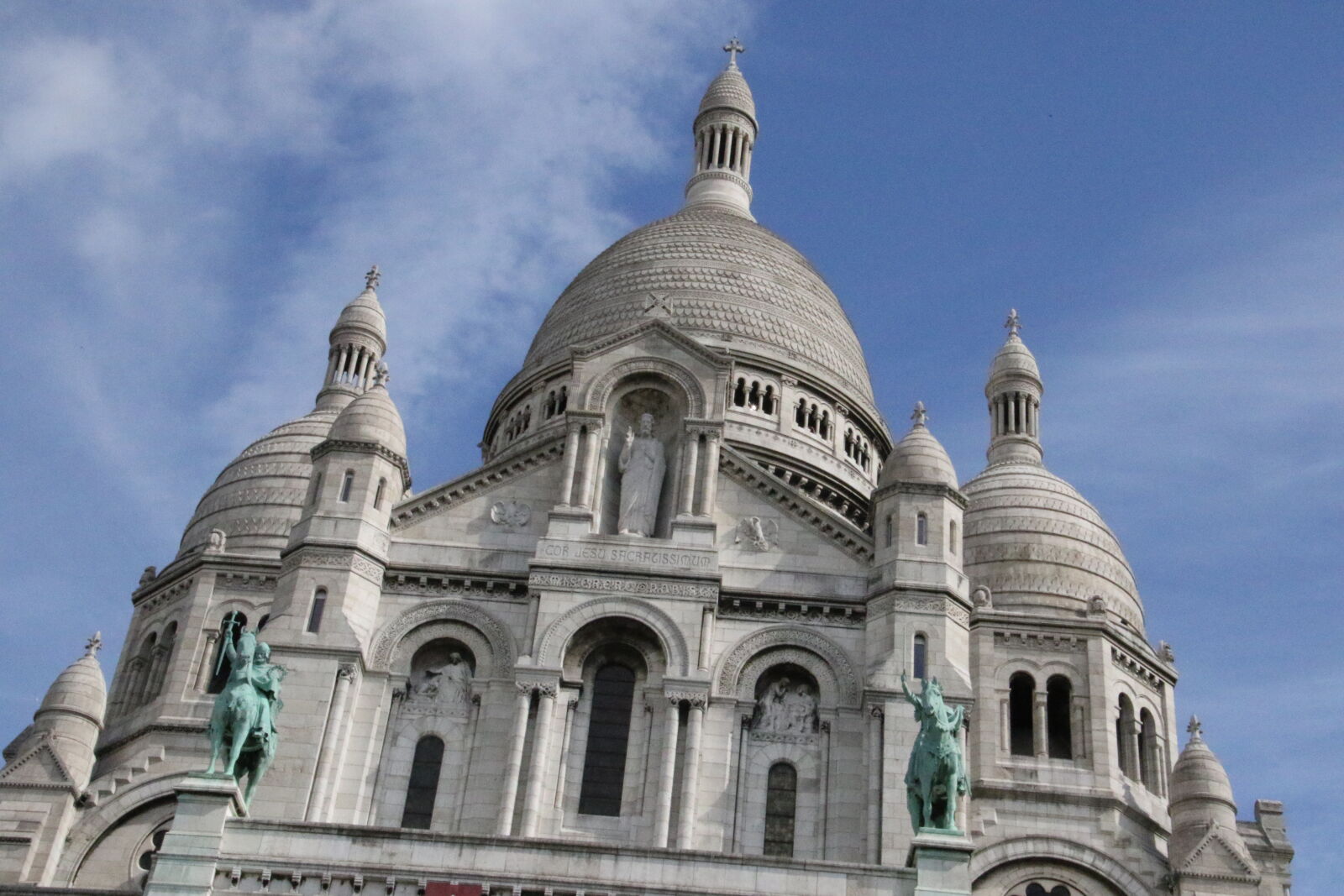 Canon EOS 7D Mark II sample photo. Blue, sky, capital, cathedral photography
