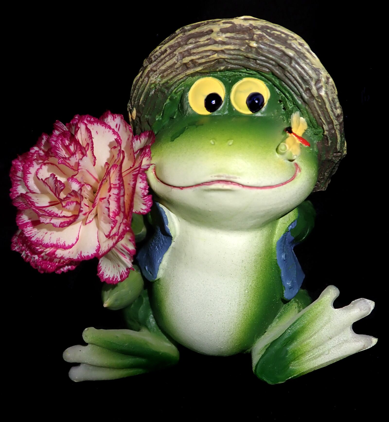 Olympus TG-5 sample photo. Frog, garden, statue photography