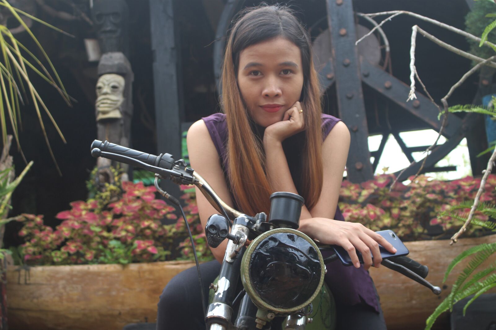 Canon EOS 100D (EOS Rebel SL1 / EOS Kiss X7) sample photo. Bike, girl, woman photography