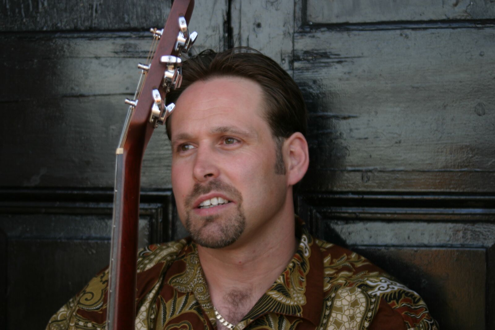 Canon EOS 10D sample photo. Guitar player, musician, music photography