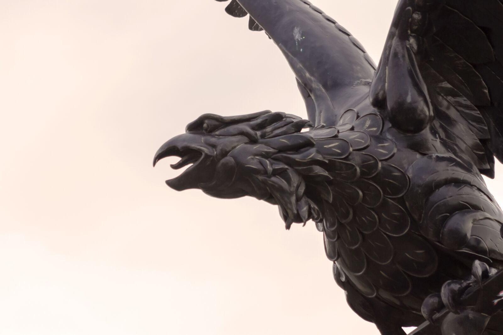 Canon EF75-300mm f/4-5.6 sample photo. Turul, statue, monument photography