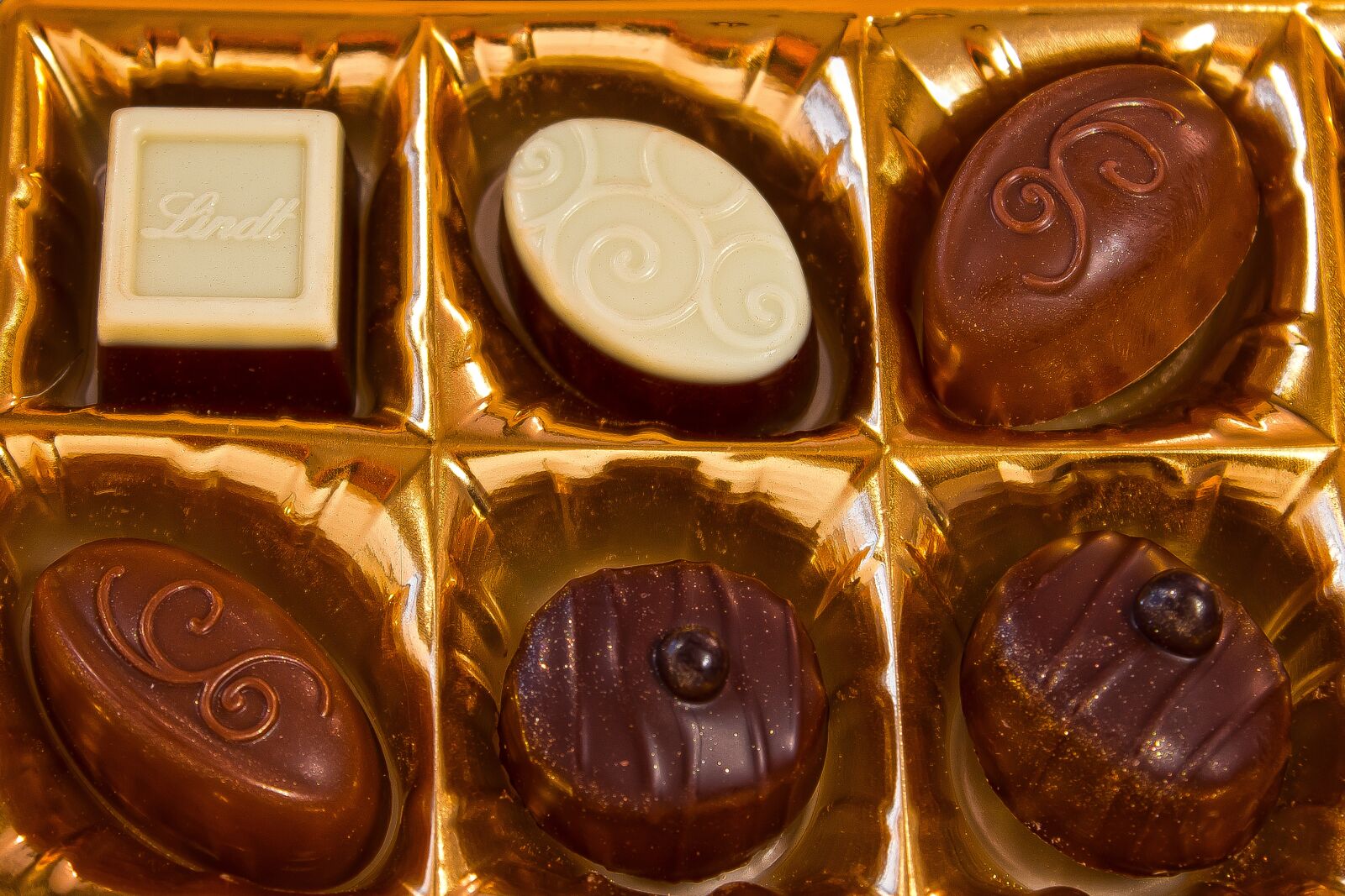 Canon EOS 1300D (EOS Rebel T6 / EOS Kiss X80) sample photo. Praline, confectionery, chocolate photography