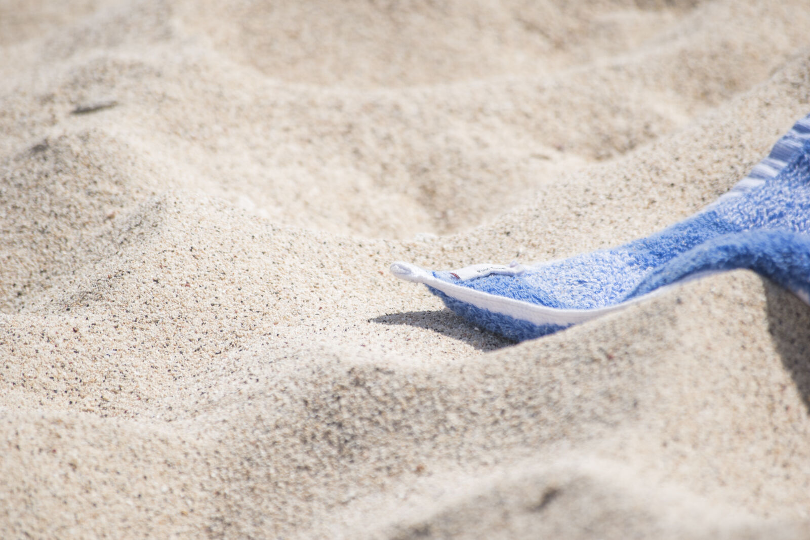 Nikon D5500 sample photo. Beach, towel photography