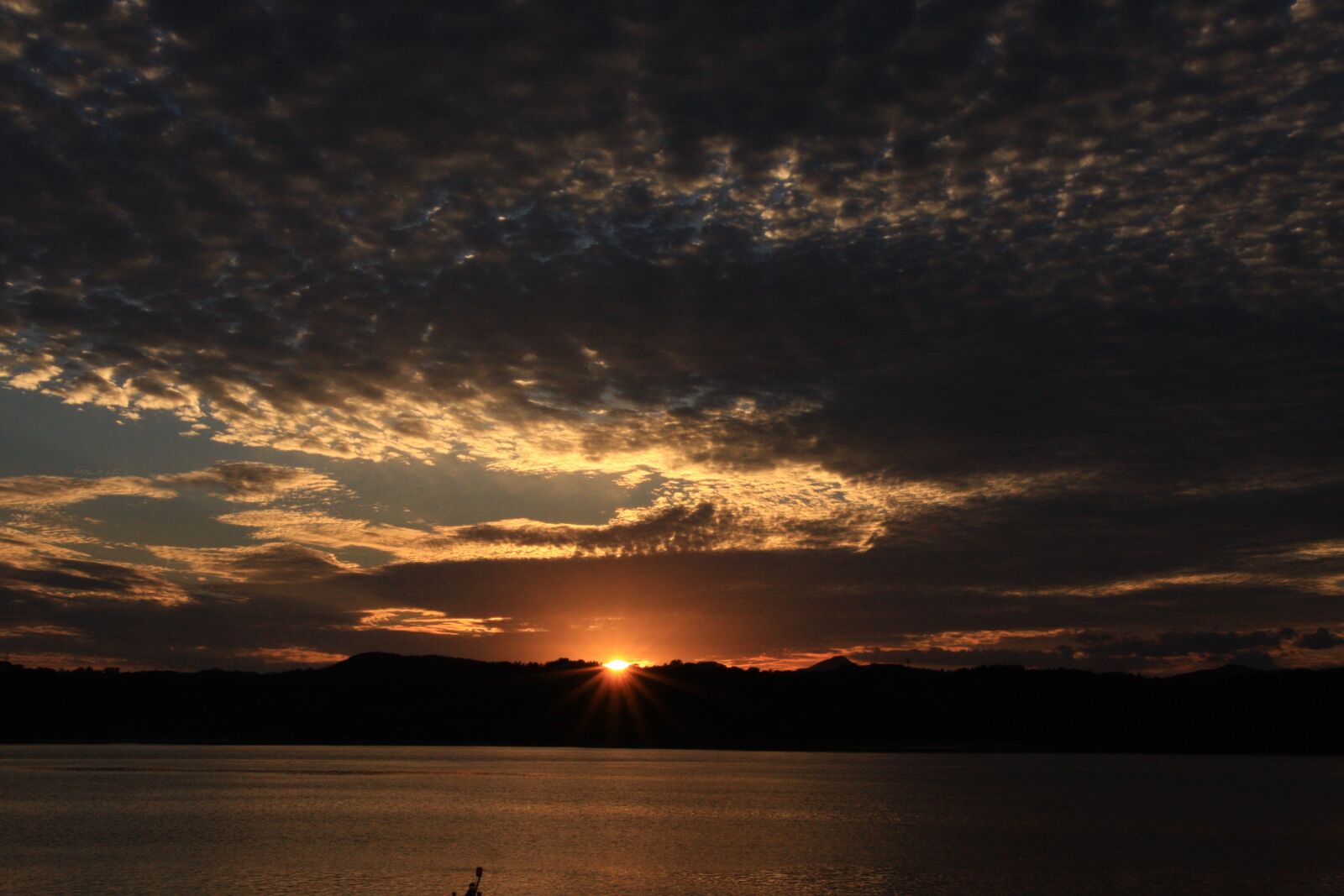 Canon EOS 40D sample photo. The night sky, glow photography