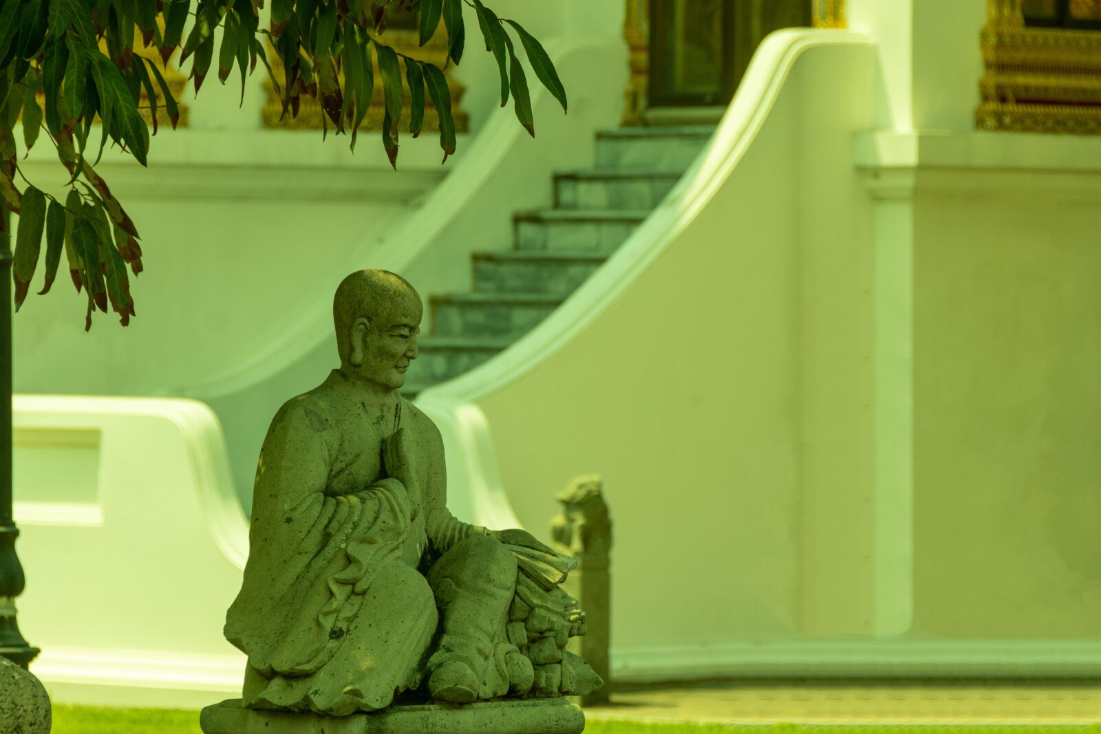 Nikon D5600 sample photo. Monk, statue, temple photography