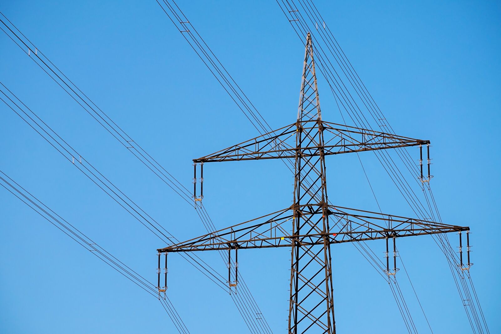 Fujifilm XF 55-200mm F3.5-4.8 R LM OIS sample photo. Strommast, voltage, high voltage photography