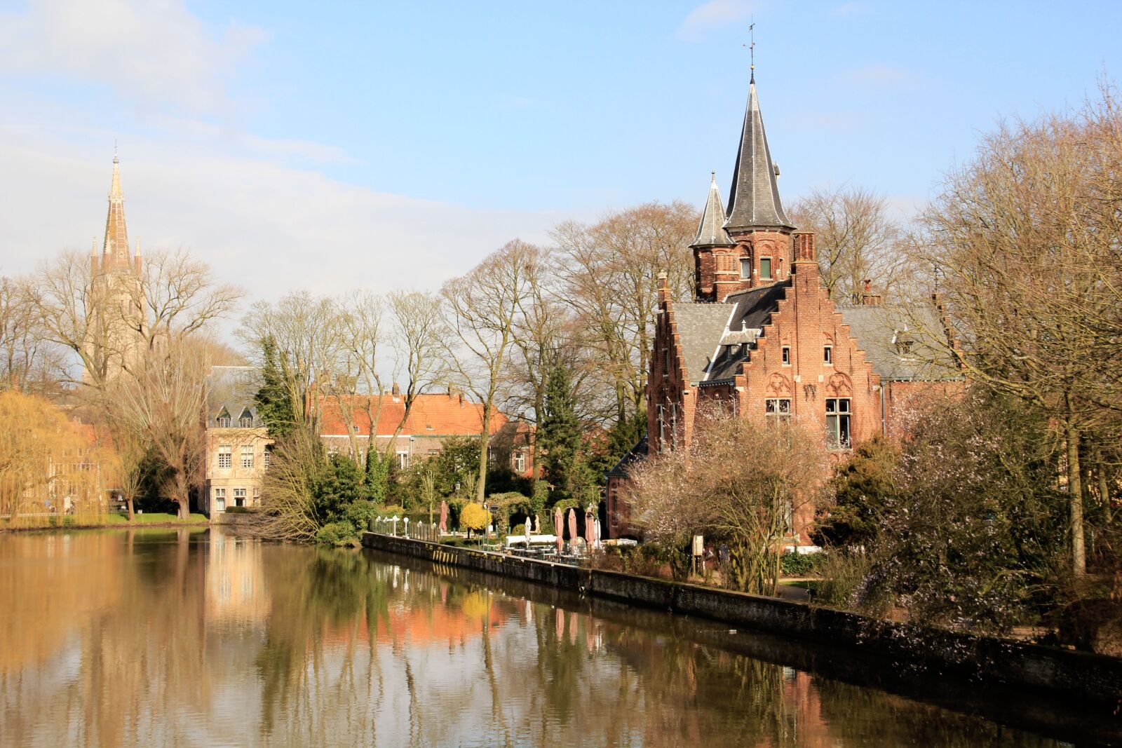Canon EOS 550D (EOS Rebel T2i / EOS Kiss X4) sample photo. Belgium, river, house photography
