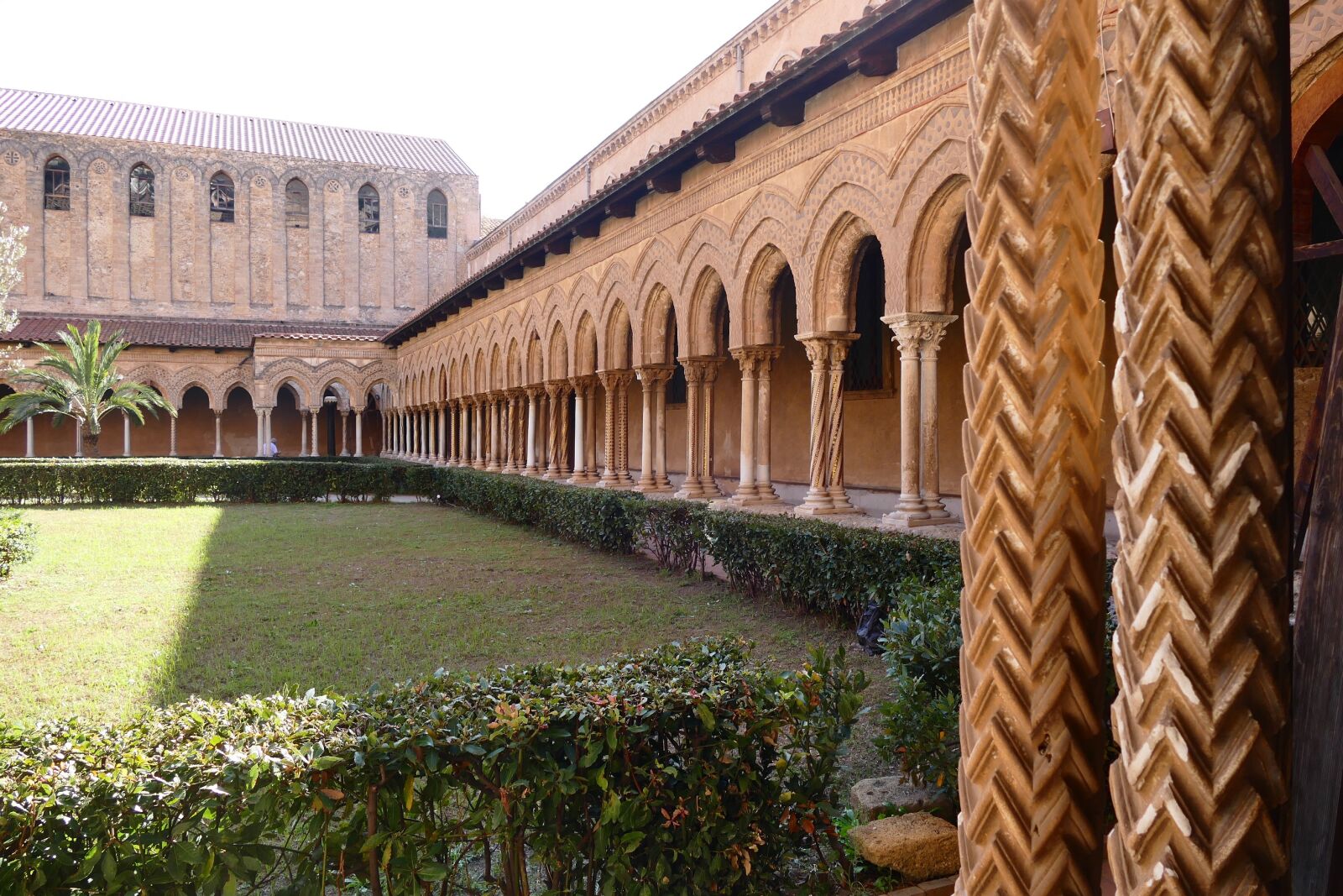 Panasonic Lumix DMC-FZ1000 sample photo. Sicily, monastery, dom photography