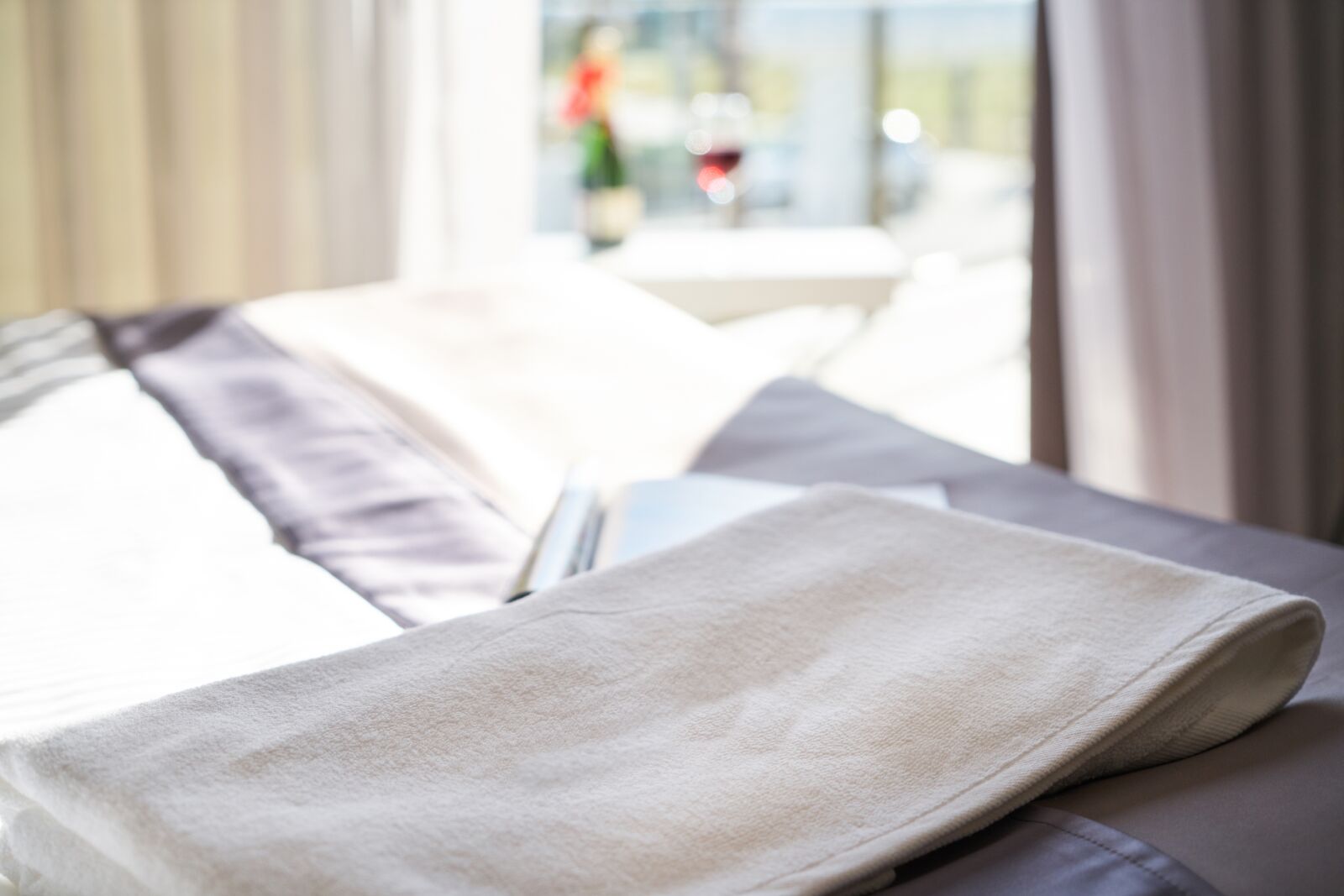Sony a7R II sample photo. Hotel, towel, luxury photography