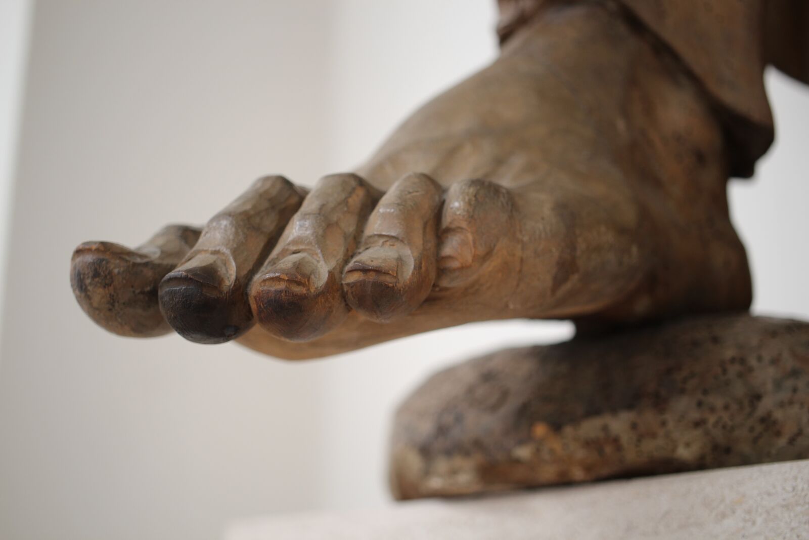 Canon EF-S 35mm F2.8 Macro IS STM sample photo. Sculpture, old, church photography