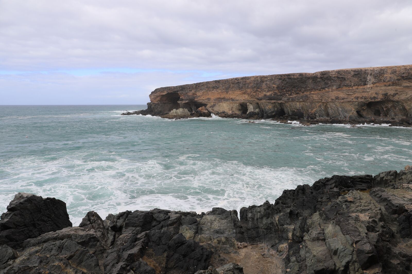 Canon EOS 6D Mark II sample photo. Beach, cliffs, sea photography