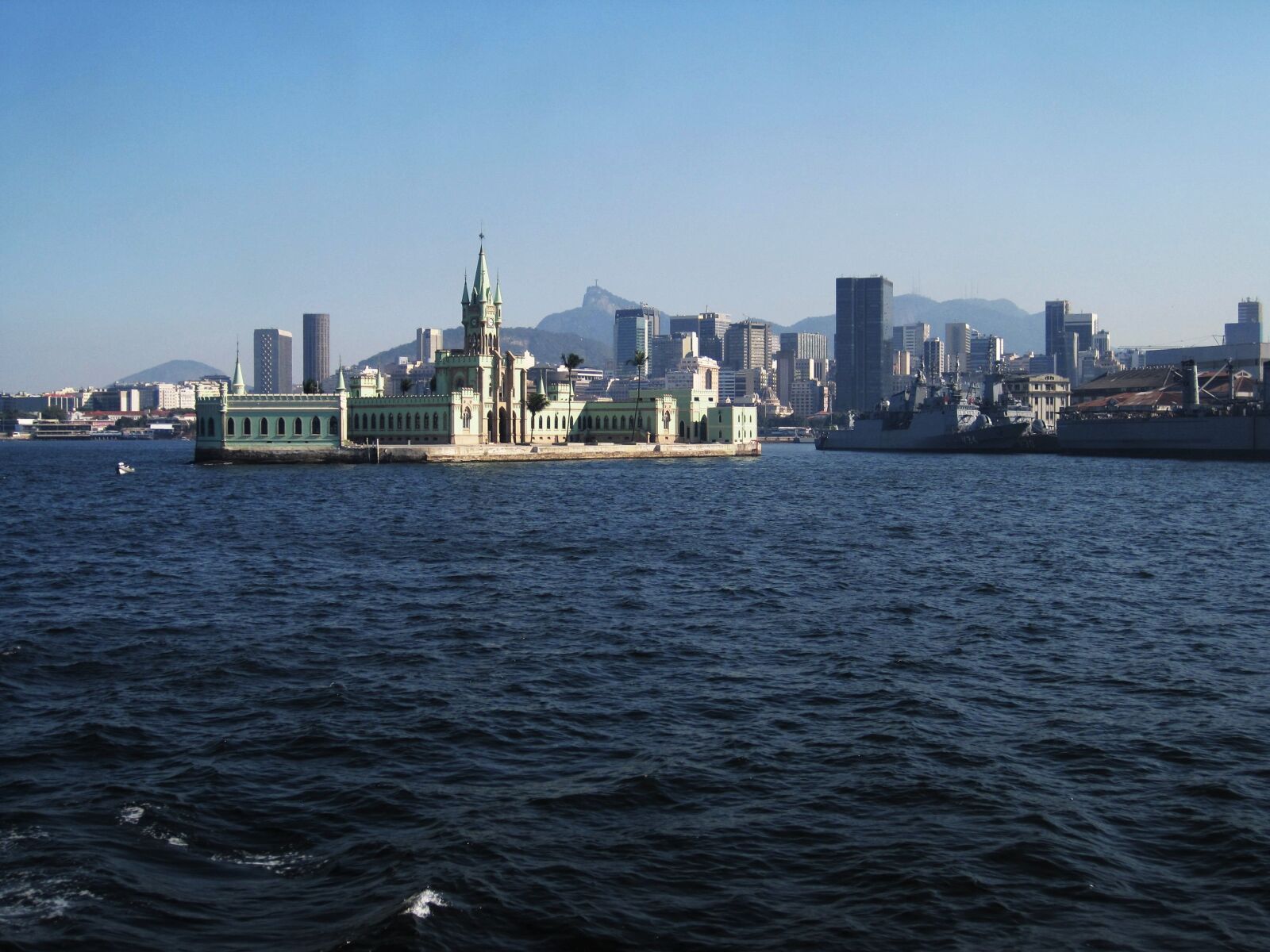 Canon PowerShot SD1200 IS (Digital IXUS 95 IS / IXY Digital 110 IS) sample photo. Rio, skyline, fiscal island photography