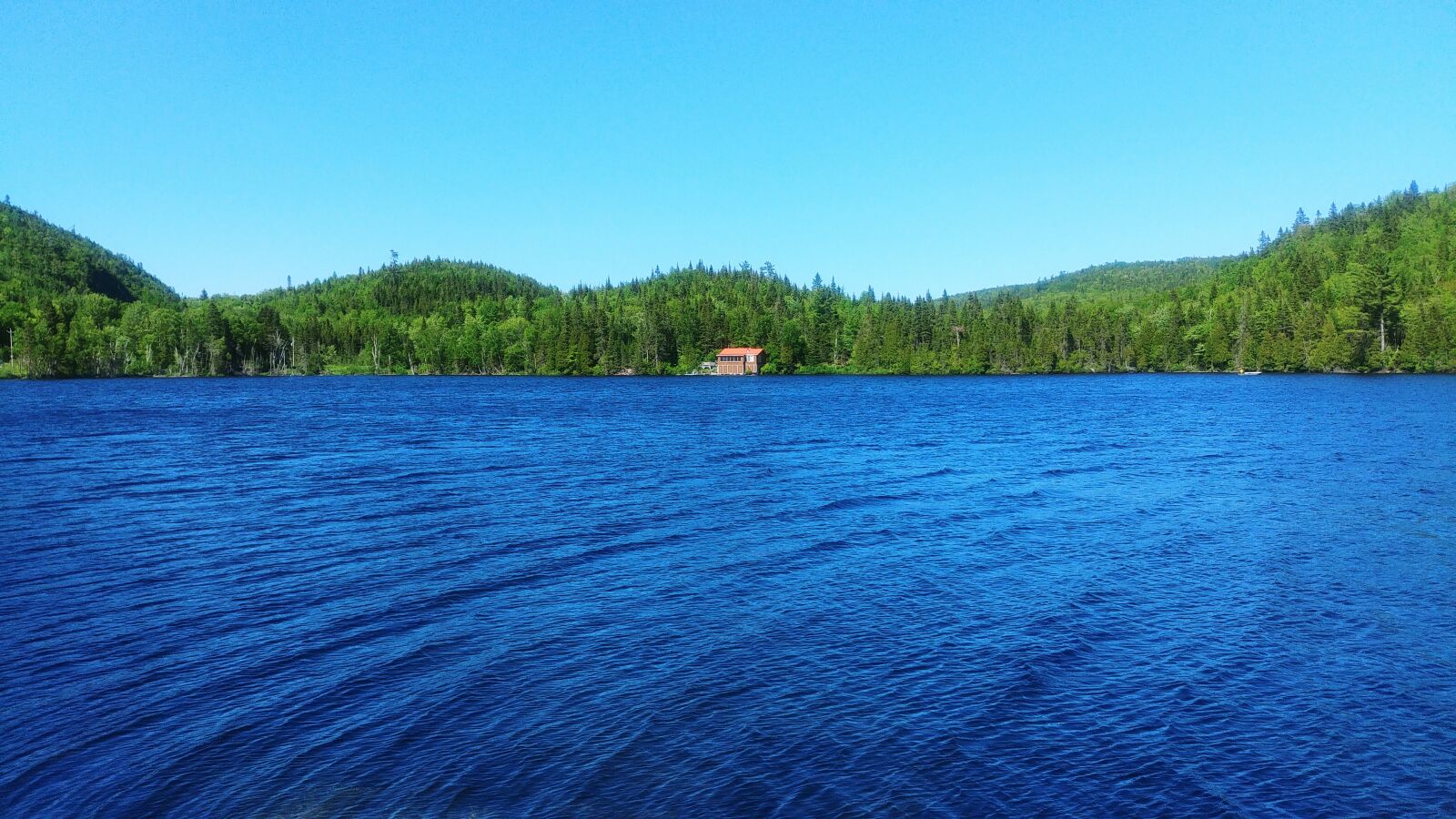 LG G6 sample photo. Cabin, lake, recluse photography