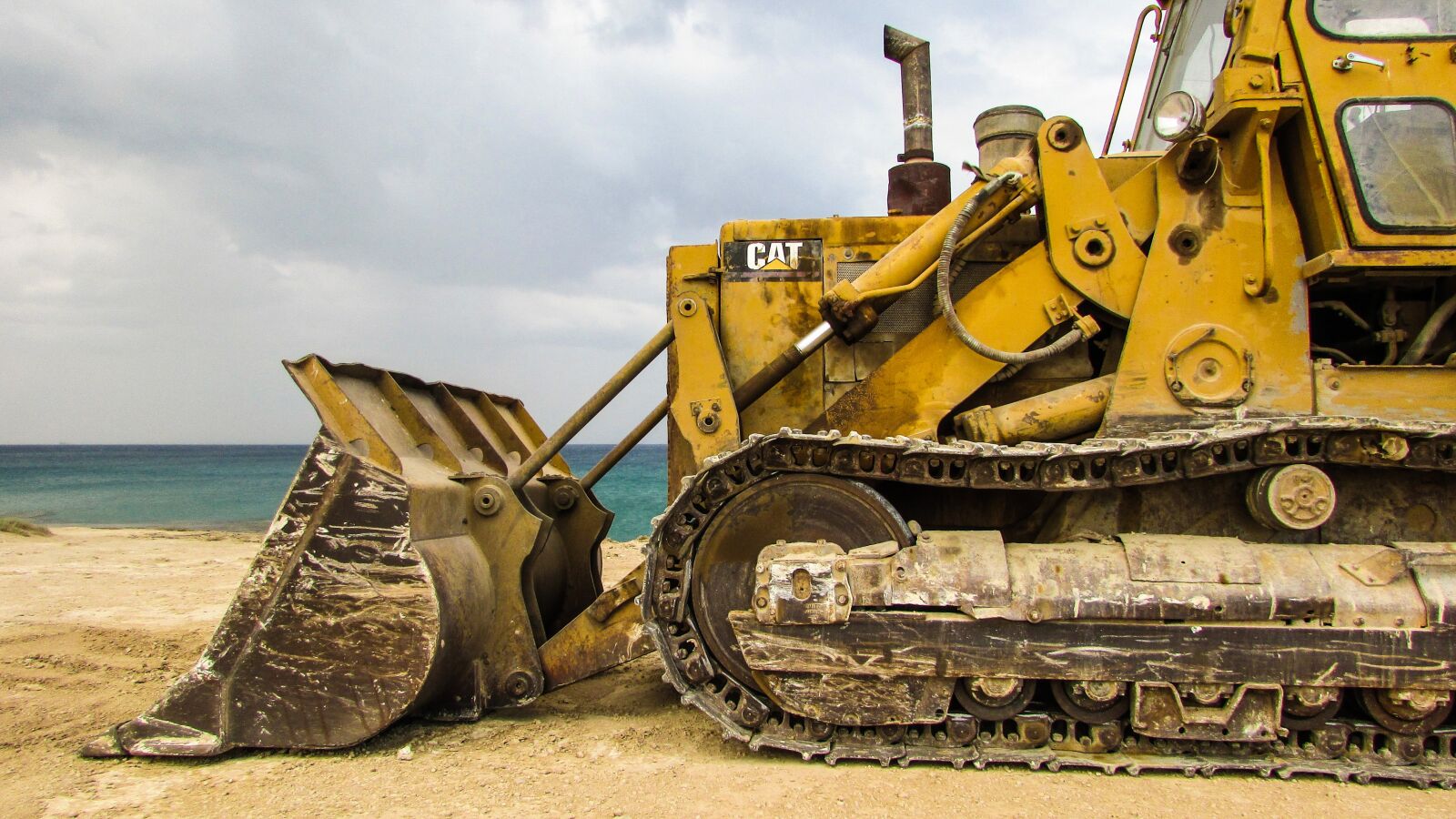 Canon PowerShot SX400 IS sample photo. Bulldozer, heavy machine, construction photography
