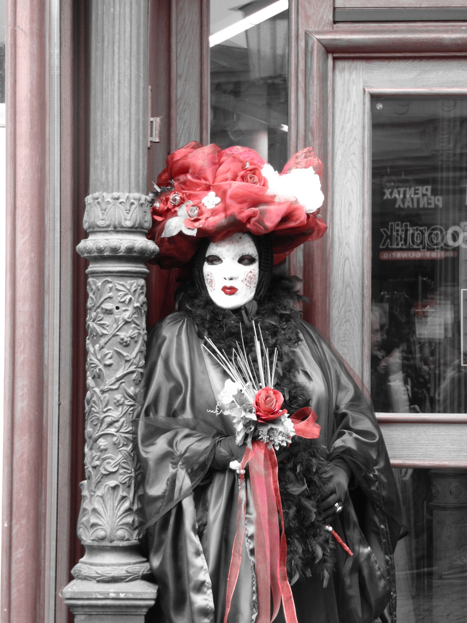 Sony Cyber-shot DSC-H300 sample photo. Masked ball, masquerade, carnival photography