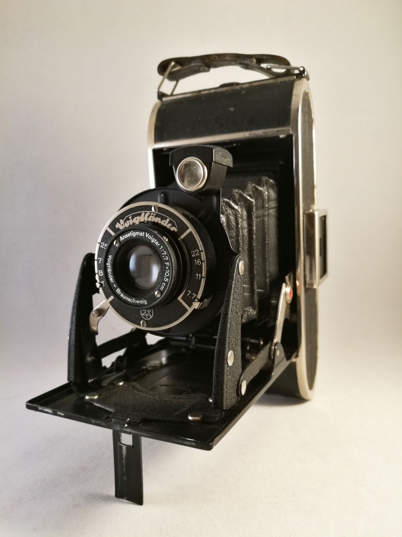 HUAWEI P9 sample photo. Camera, bellows, retro photography