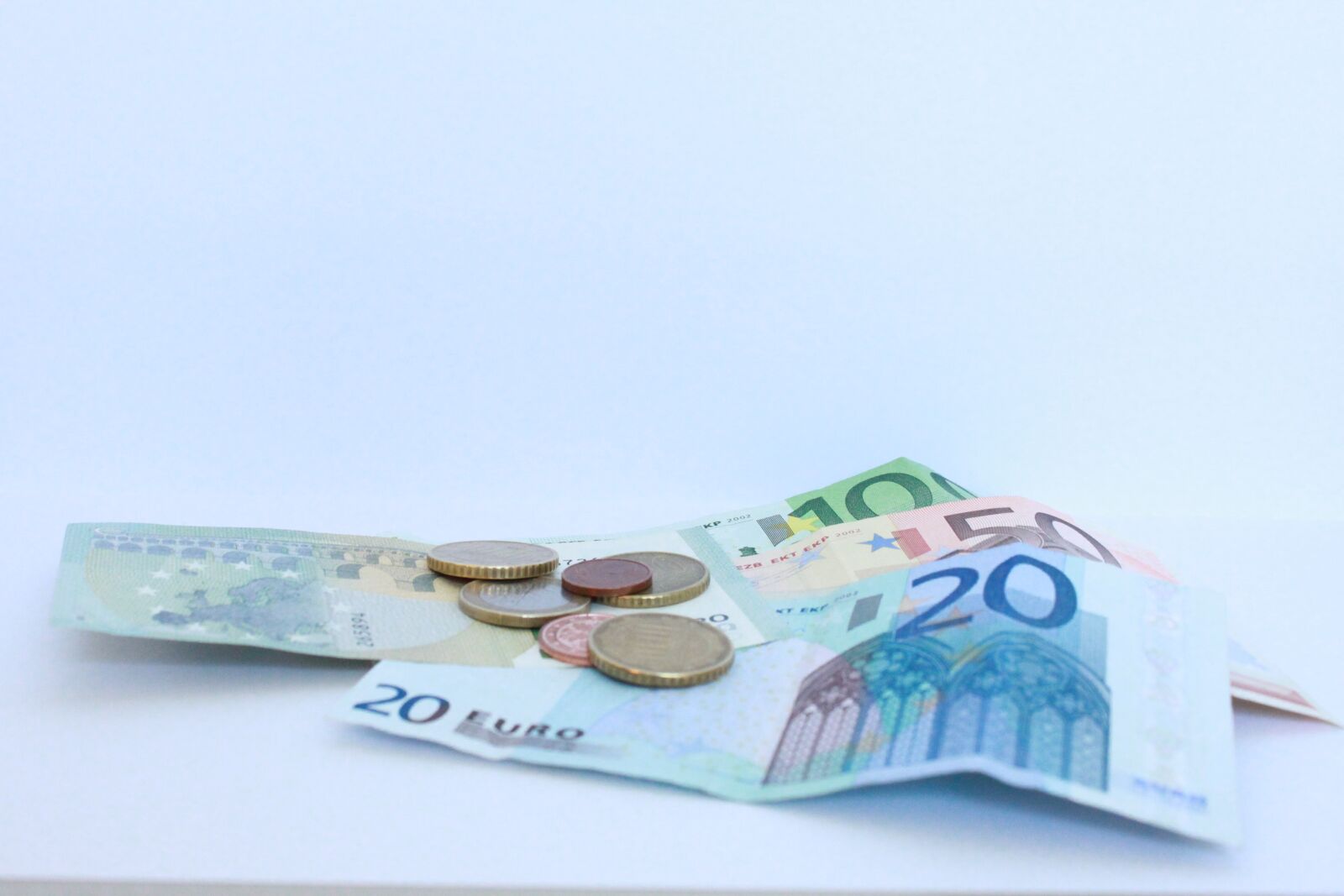 Canon EOS 500D (EOS Rebel T1i / EOS Kiss X3) sample photo. Money, bank note, finance photography