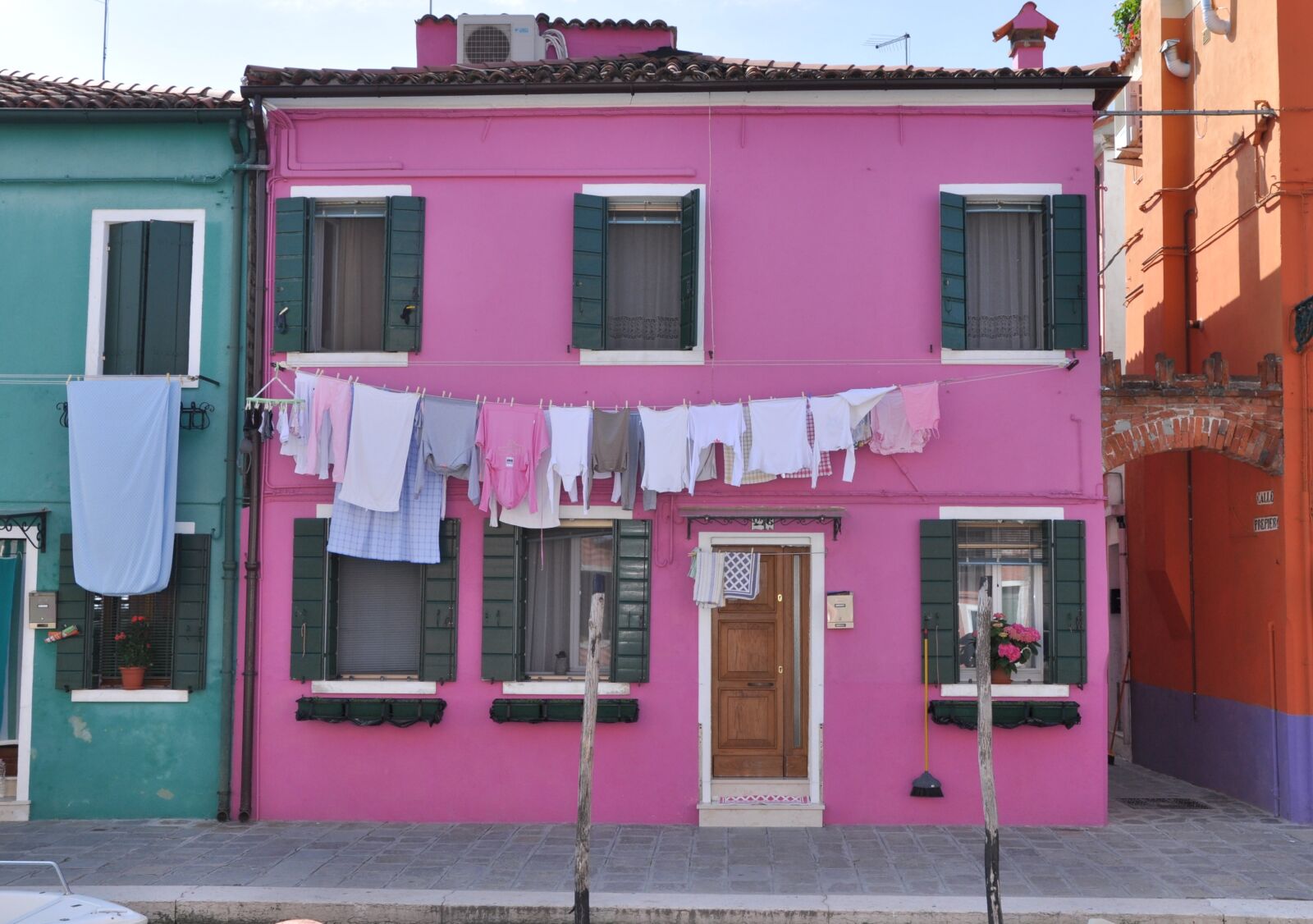 Nikon D90 sample photo. Burano, house, color photography
