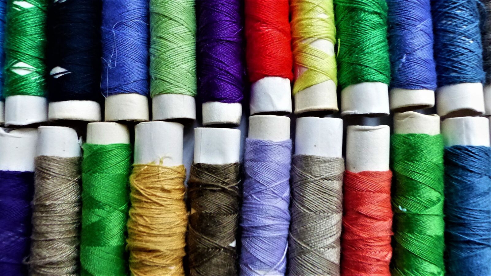 Panasonic Lumix DMC-FZ200 sample photo. Wire, cotton, couture photography