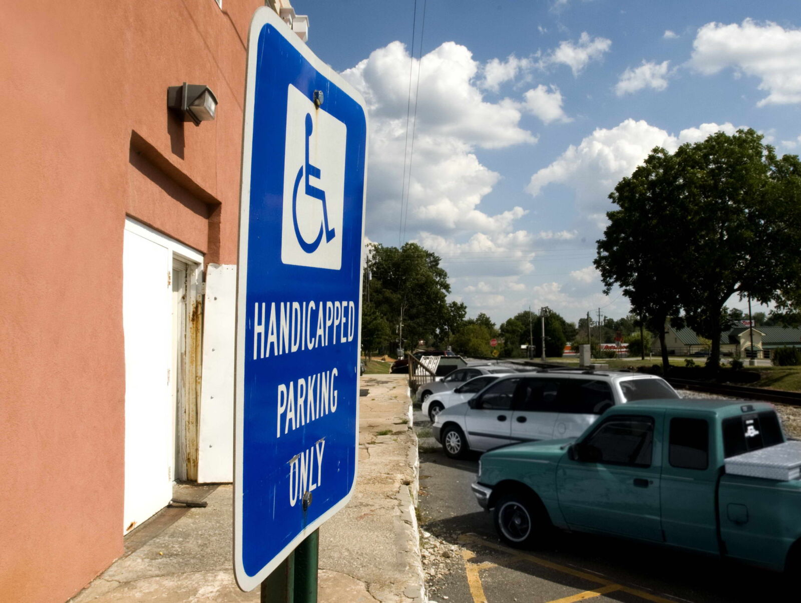 Nikon D300 sample photo. Handicapped, parking, sign photography