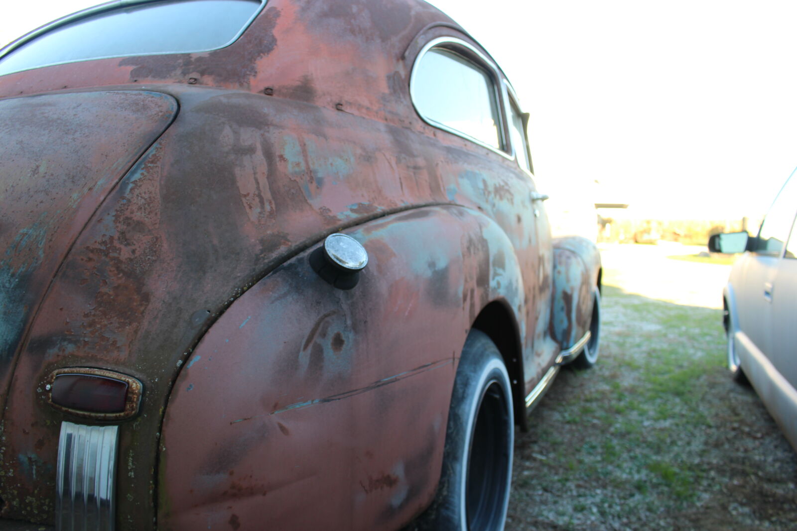 Canon EF-S 18-55mm F3.5-5.6 IS STM sample photo. Car, old, rust, vintage photography
